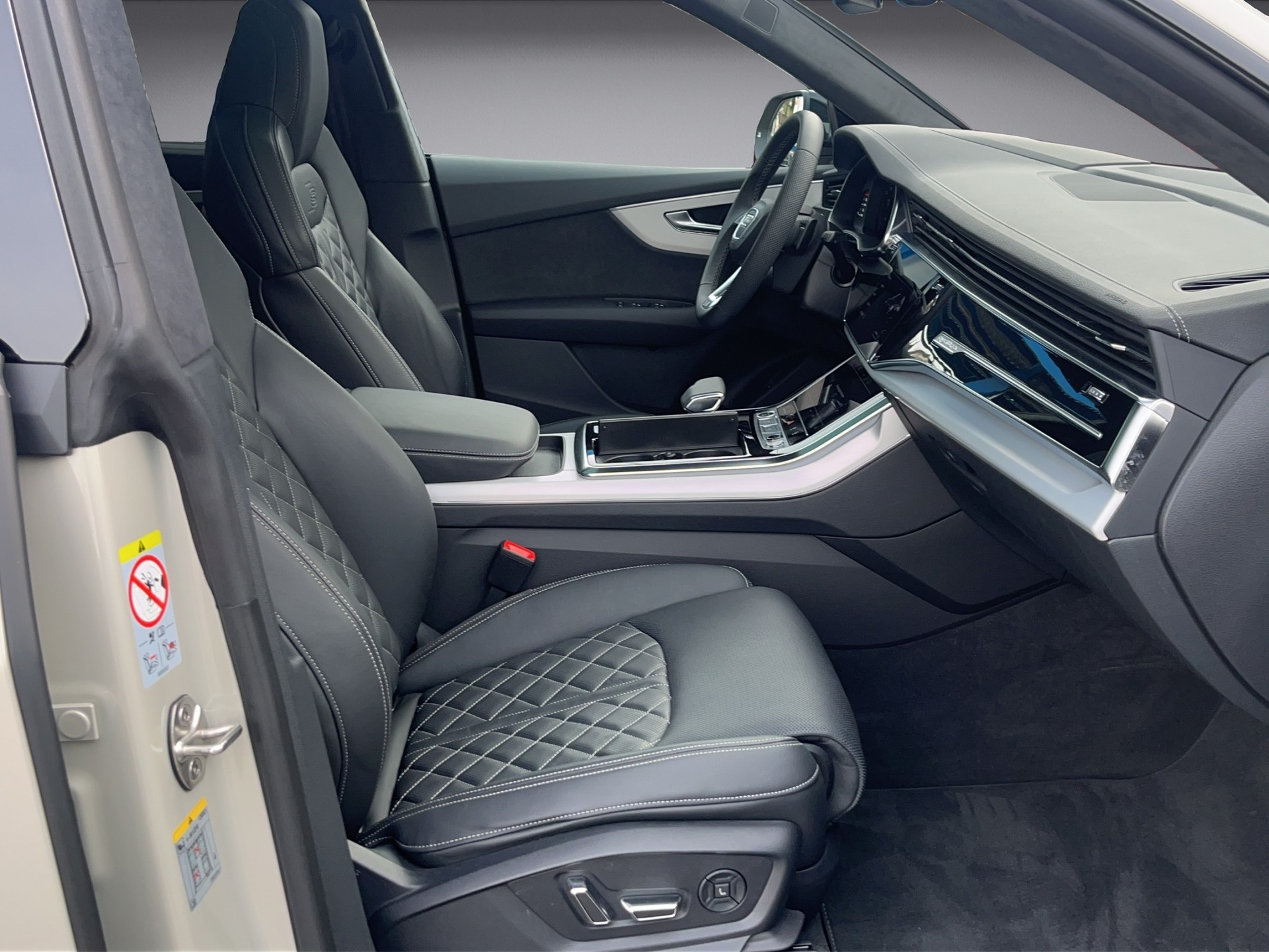 AUDI Q8 50 TDI quattro tiptronic *B&O, Head up, Panodach, AHK, 360°Kamera, Sitzlüftung/Massage*-image-4