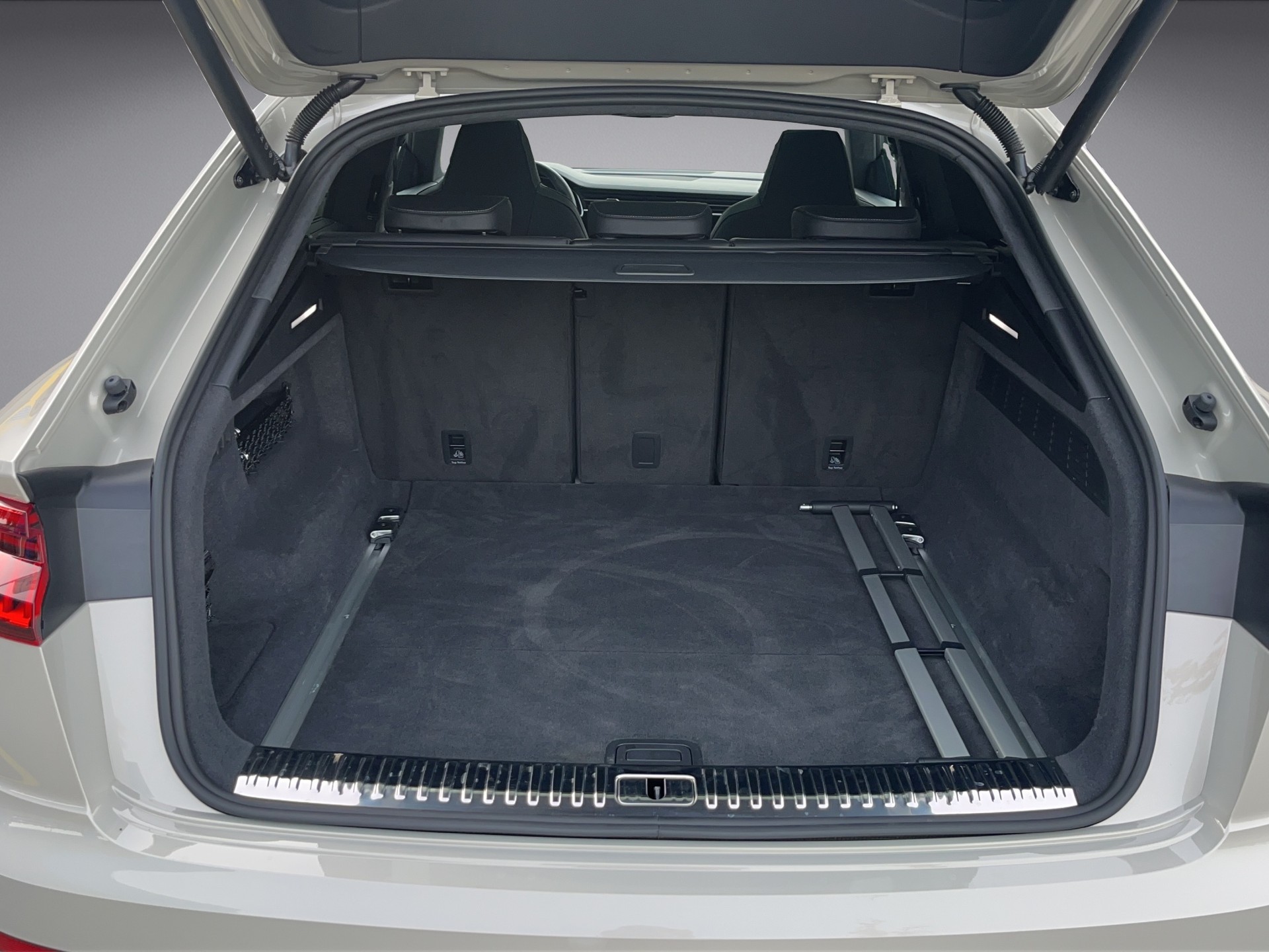 AUDI Q8 50 TDI quattro tiptronic *B&O, Head up, Panodach, AHK, 360°Kamera, Sitzlüftung/Massage*-image-6