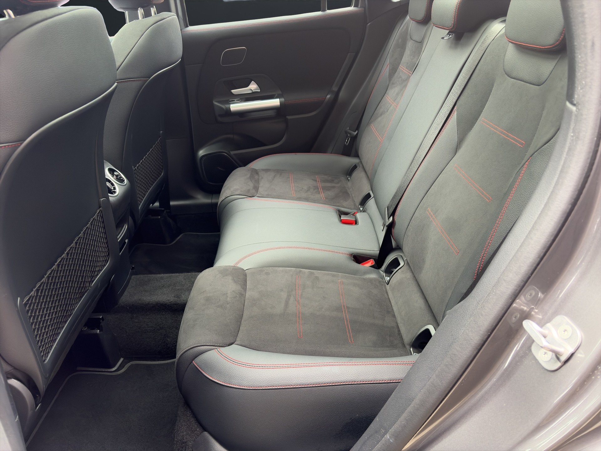 MERCEDES-BENZ GLA-Klasse H247 GLA 220 d Swiss Star AMG Line 4matic-image-15
