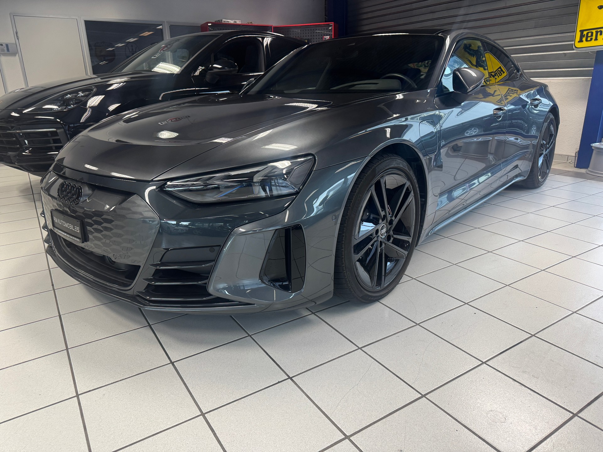 AUDI e-tron GT quattro