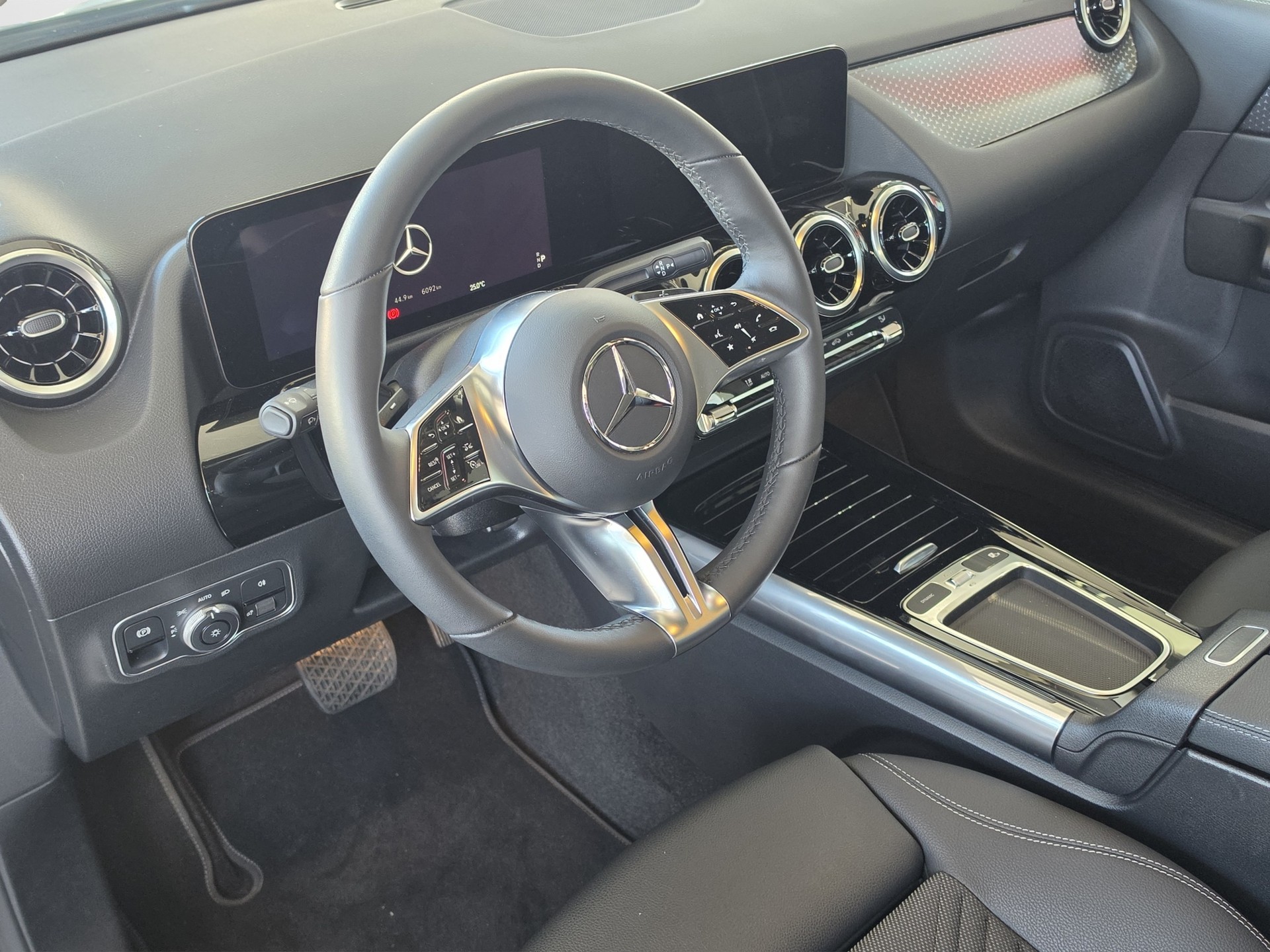 MERCEDES-BENZ B 200 Progressive-image-6