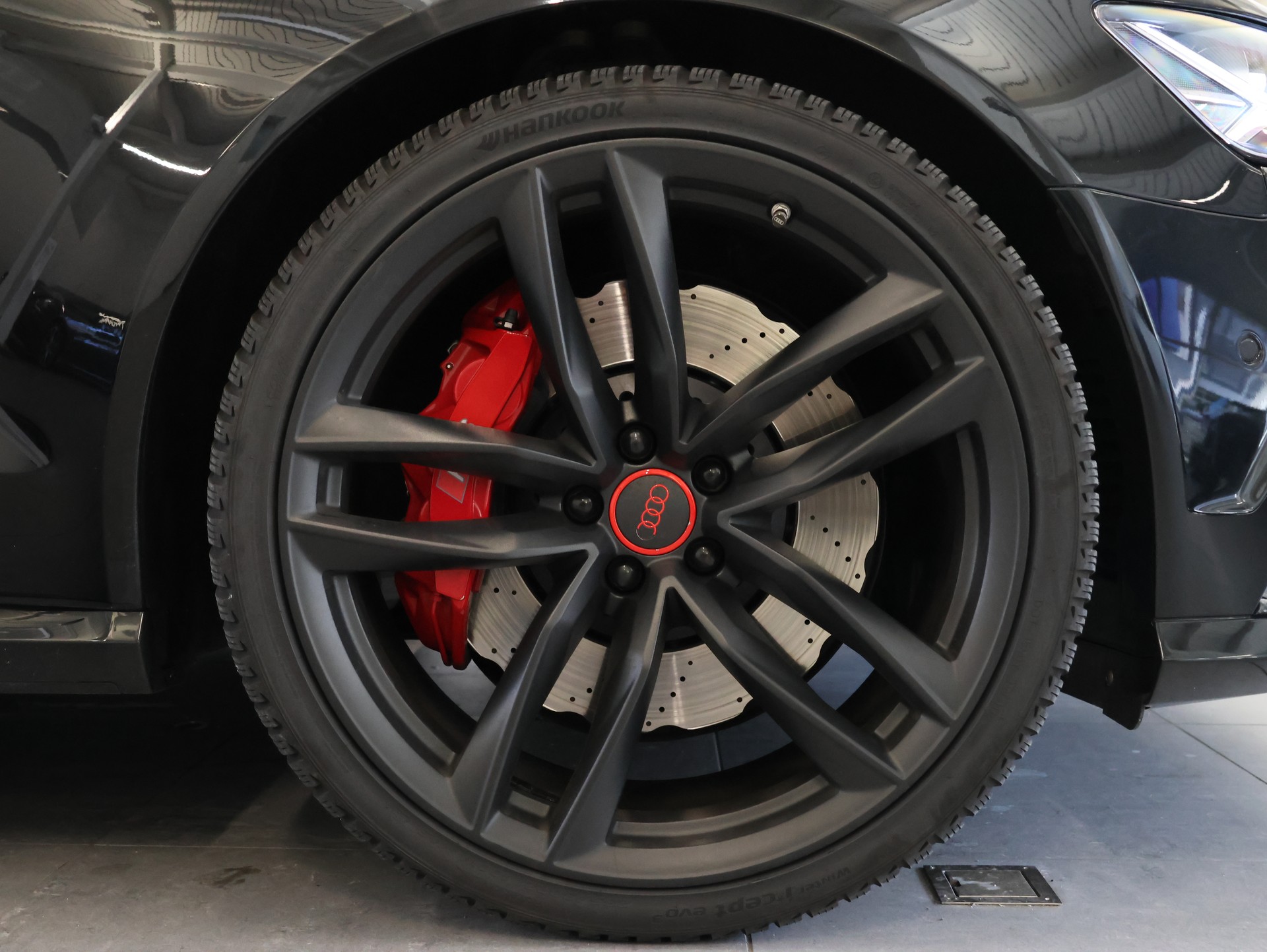 AUDI RS6 Avant 4.0 TFSI V8 performance quattro *DESIGN-PAKET CARBON*-image-11