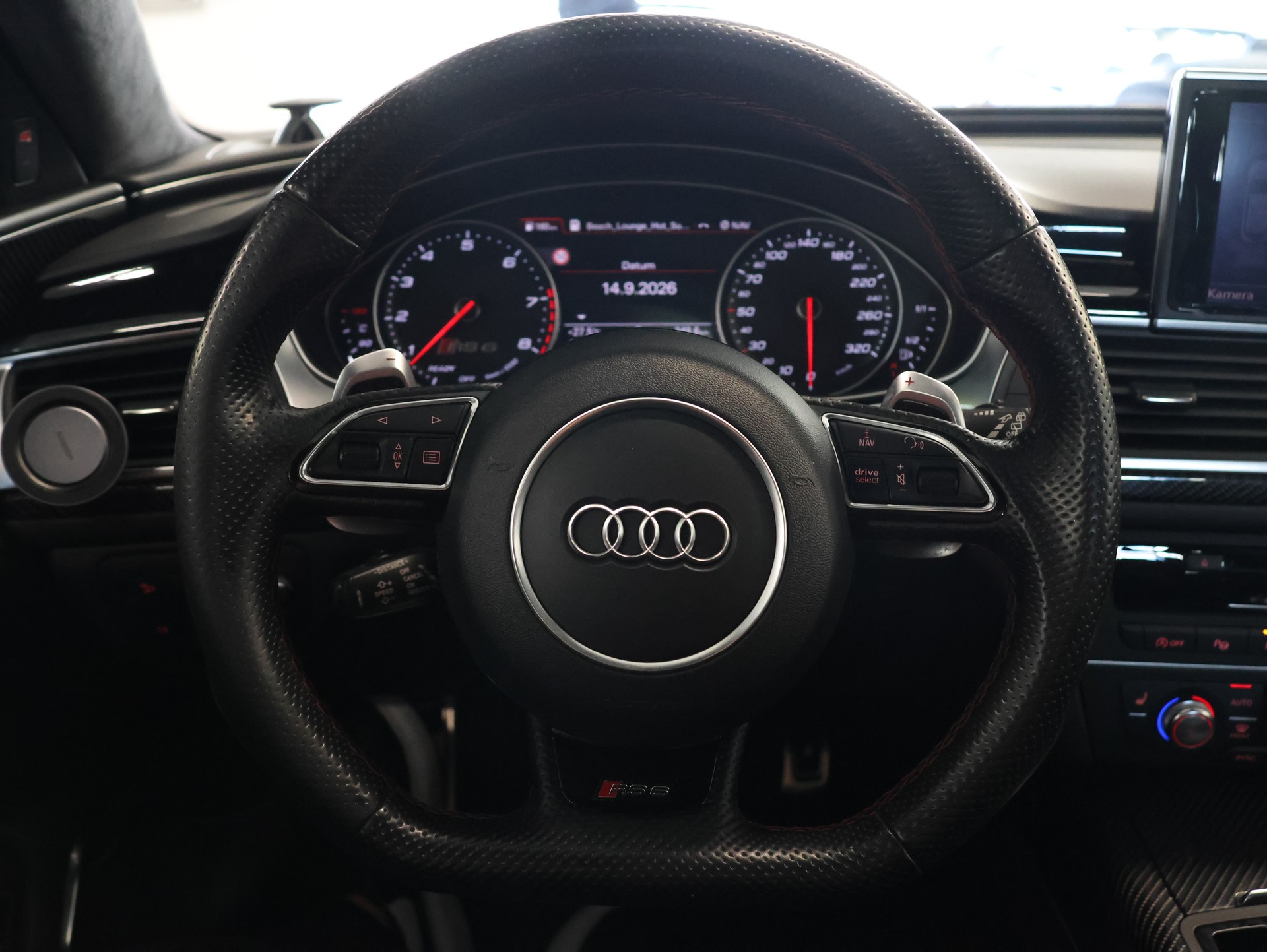 AUDI RS6 Avant 4.0 TFSI V8 performance quattro *DESIGN-PAKET CARBON*-image-20