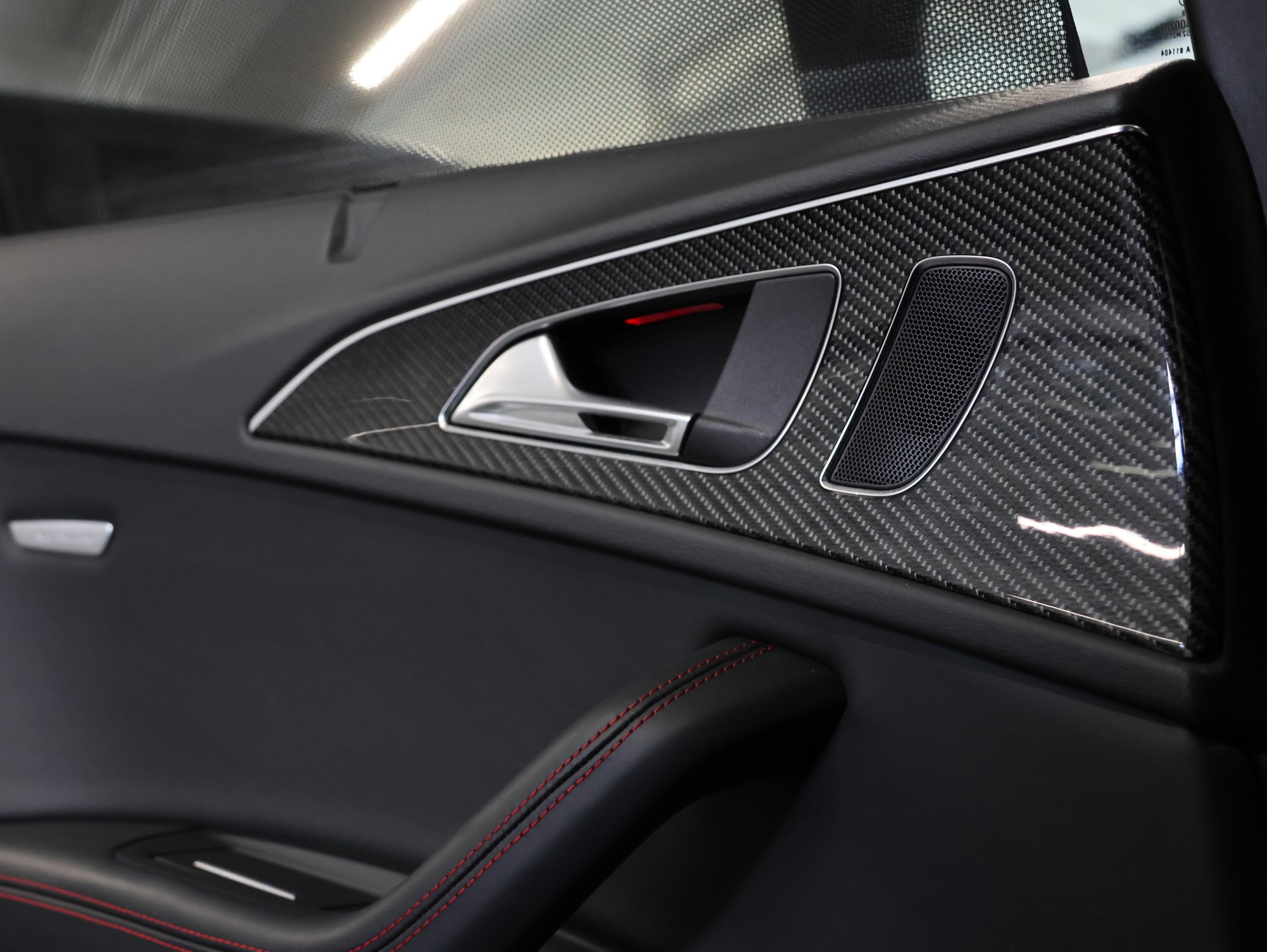 AUDI RS6 Avant 4.0 TFSI V8 performance quattro *DESIGN-PAKET CARBON*-image-39