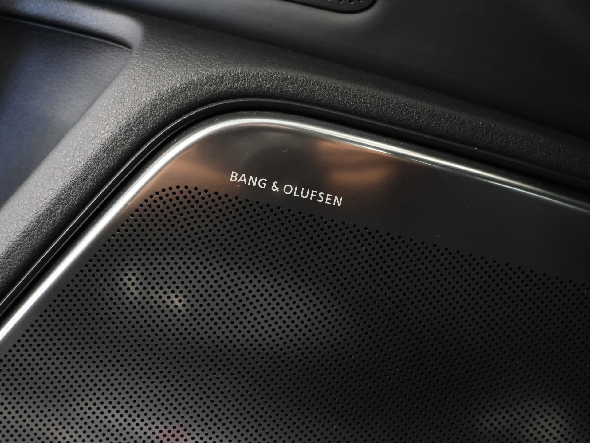 AUDI RS6 Avant 4.0 TFSI V8 performance quattro *DESIGN-PAKET CARBON*-image-33