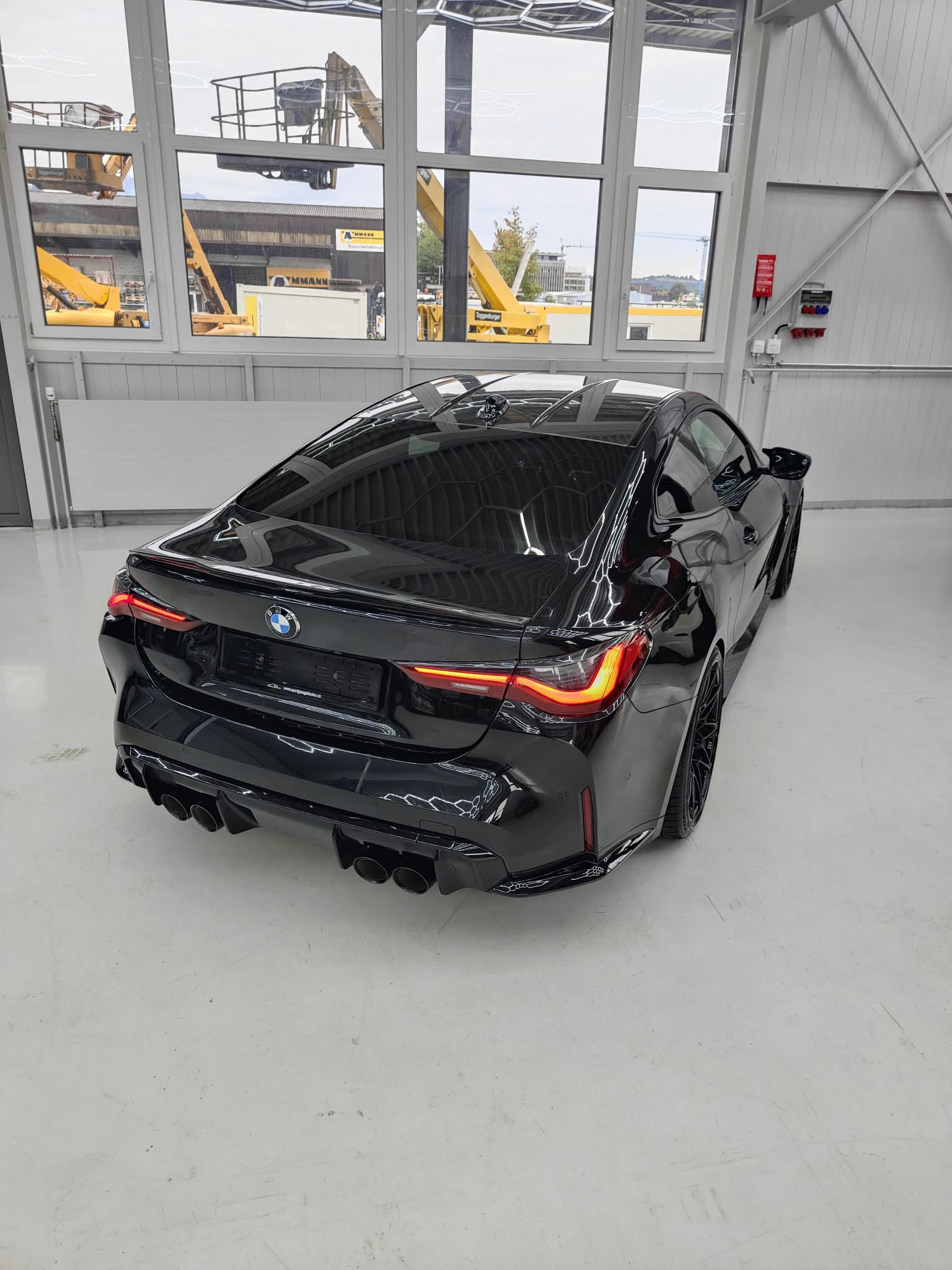 BMW M4 Coupé Competition M xDrive-image-4