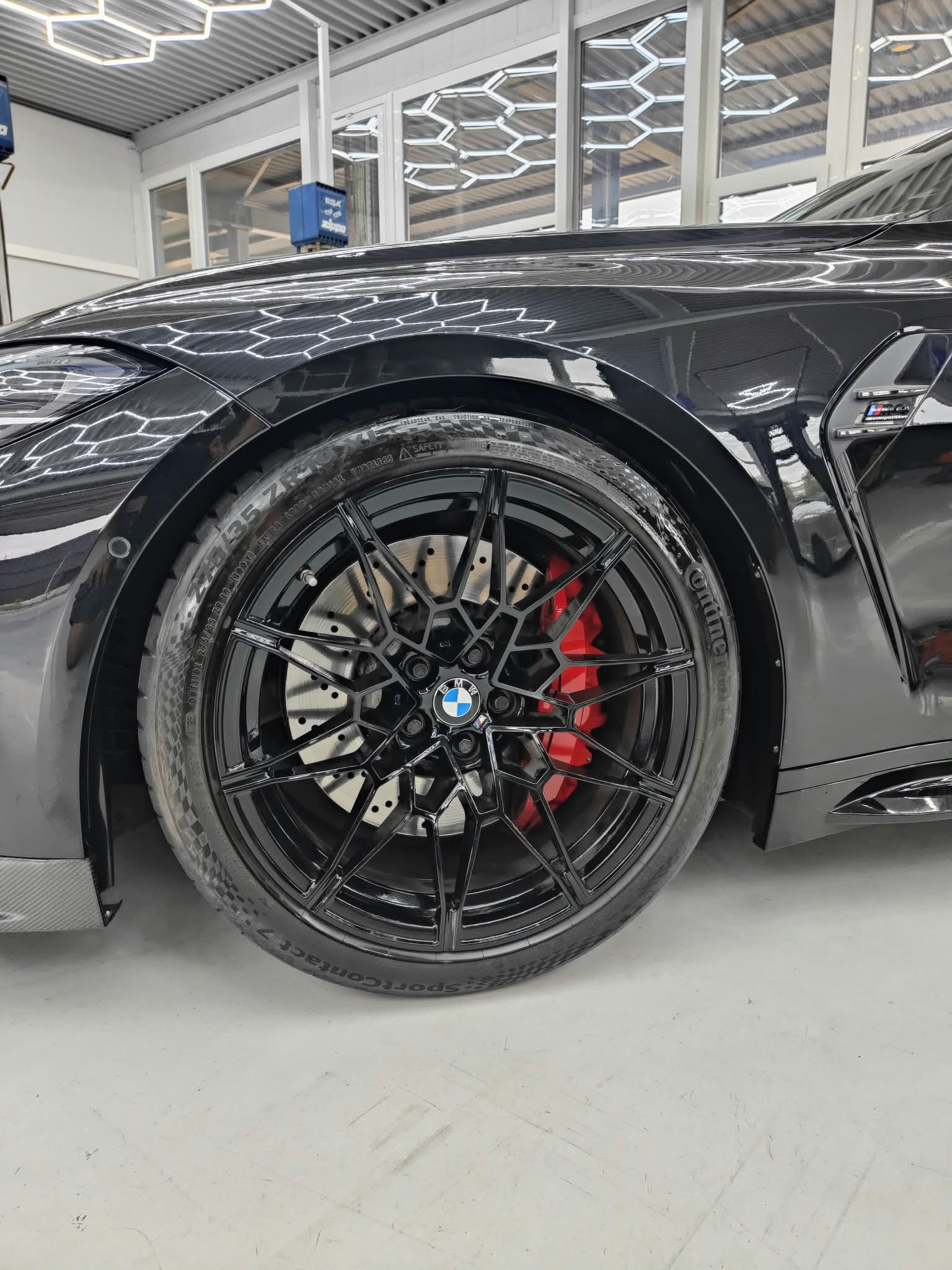 BMW M4 Coupé Competition M xDrive-image-8