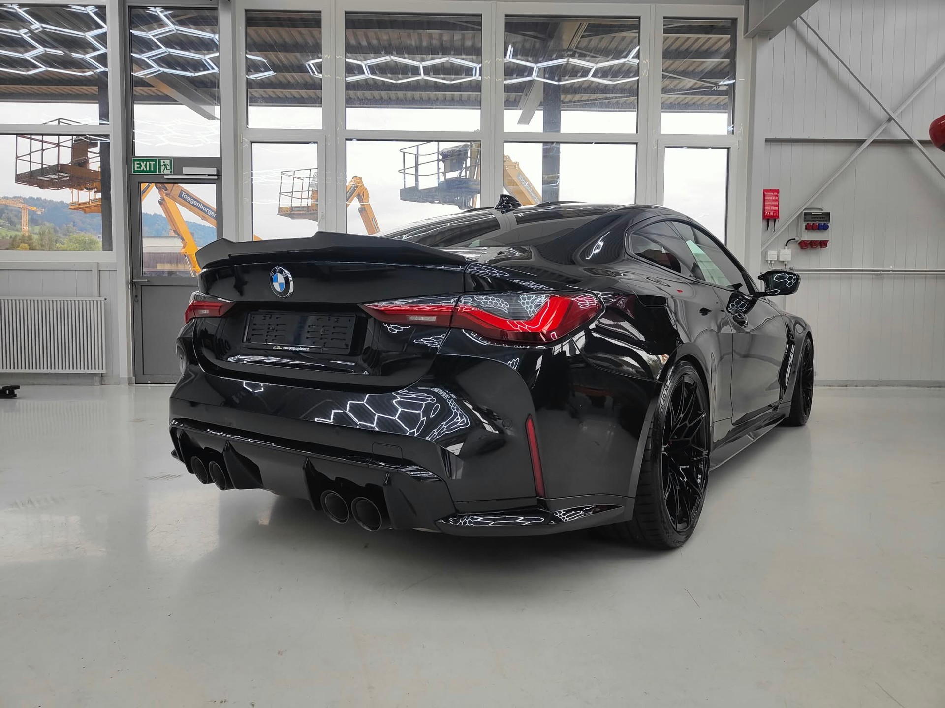 BMW M4 Coupé Competition M xDrive-image-5