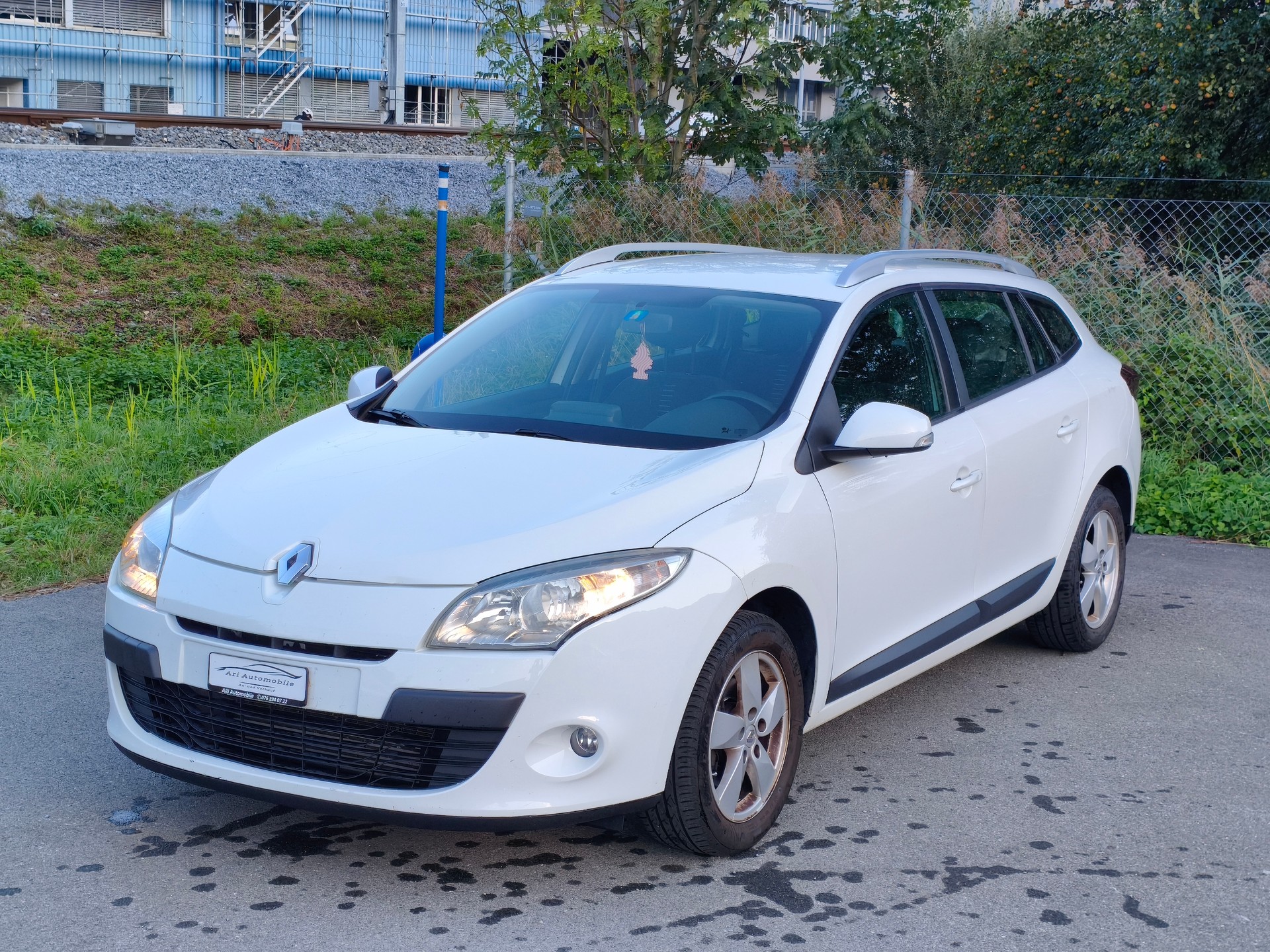 RENAULT Mégane Grandtour 1.5 dCi Expression-image-10