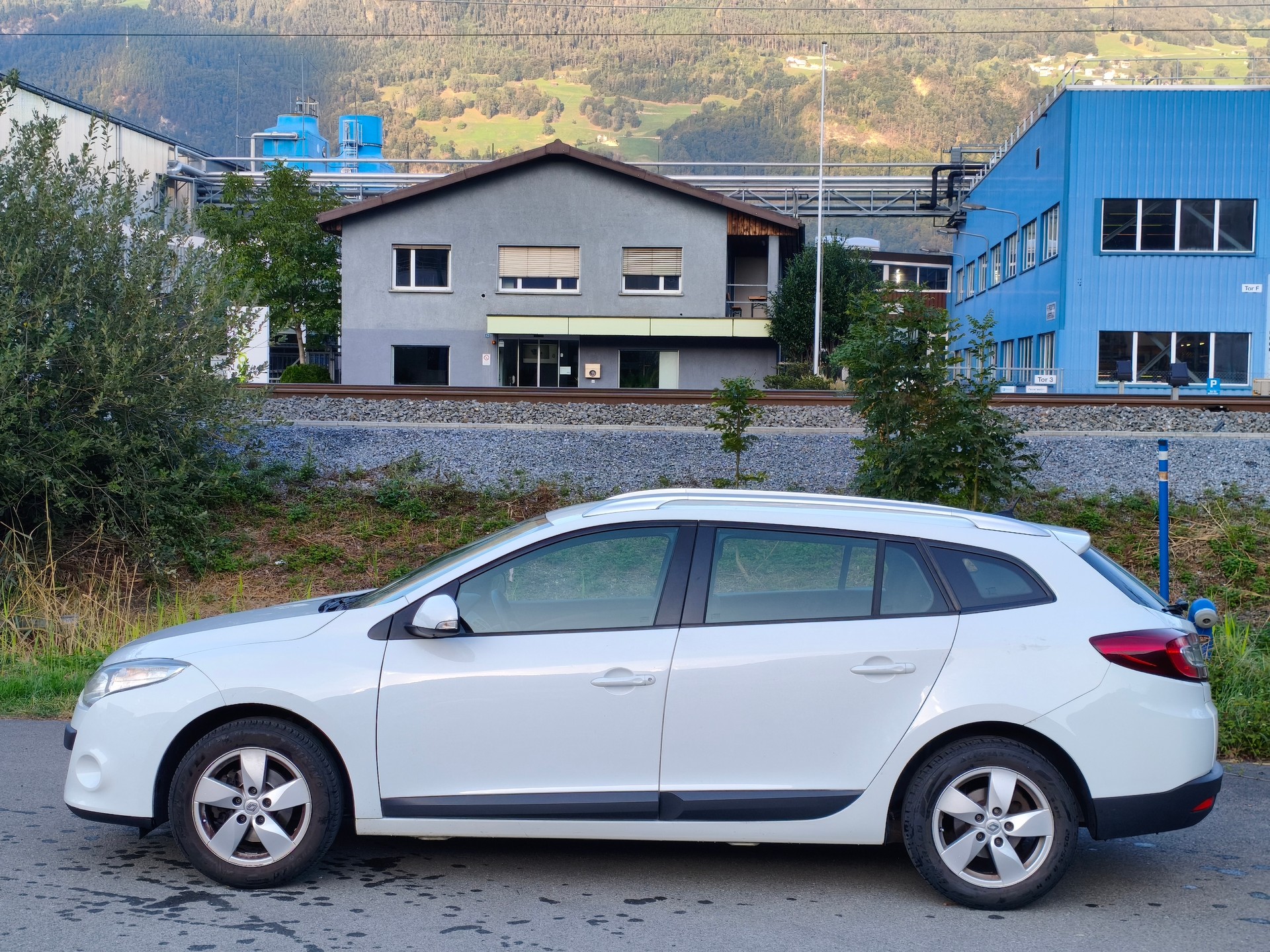 RENAULT Mégane Grandtour 1.5 dCi Expression-image-9