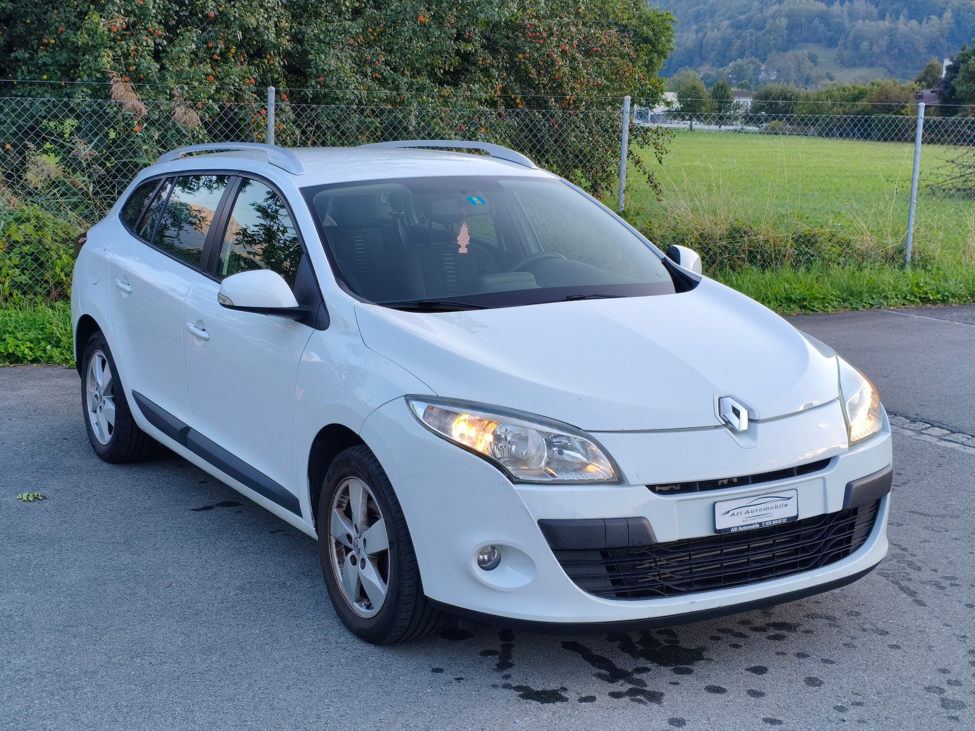 RENAULT Mégane Grandtour 1.5 dCi Expression-image-11