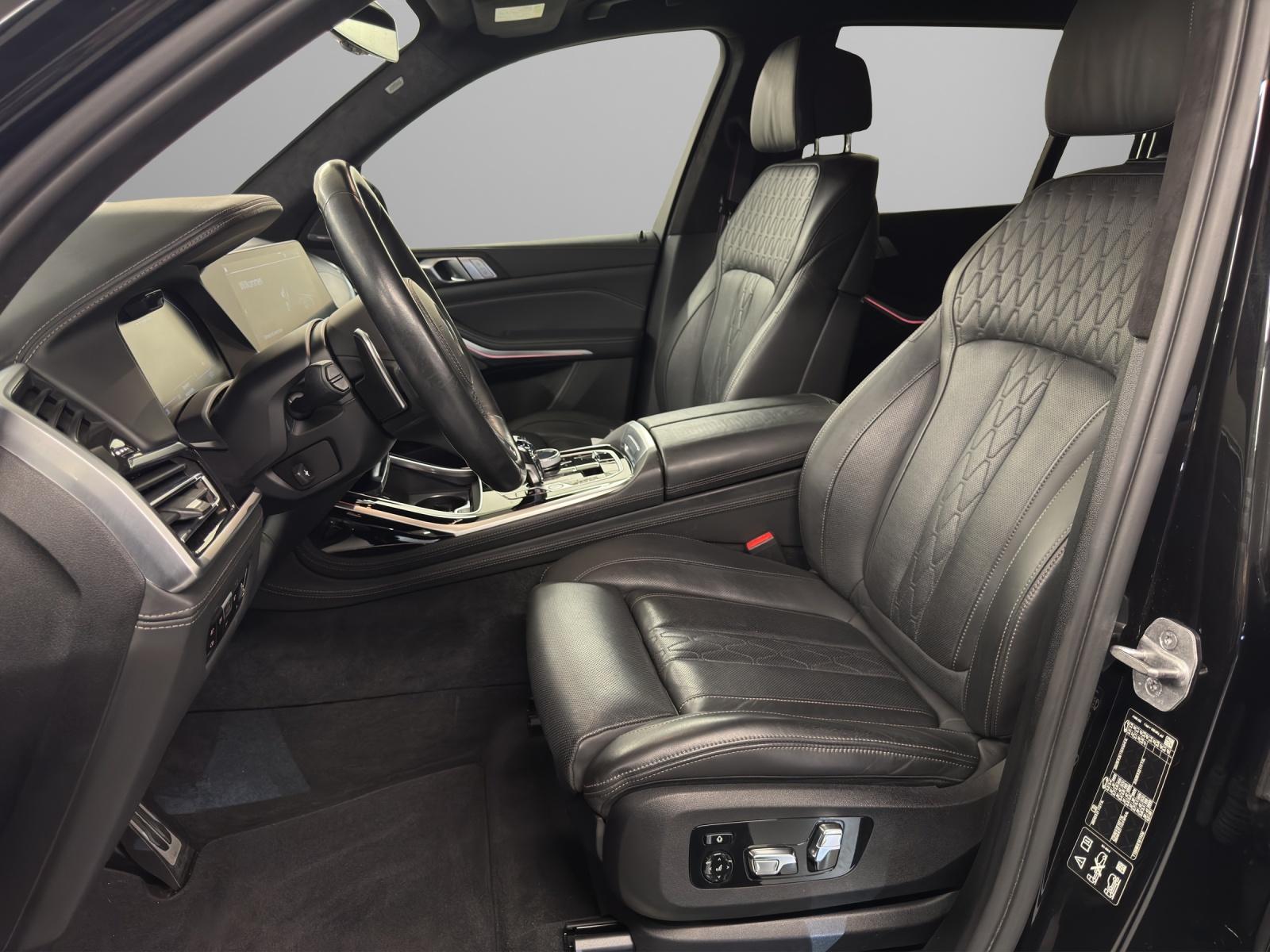 BMW X7 M50i-image-9