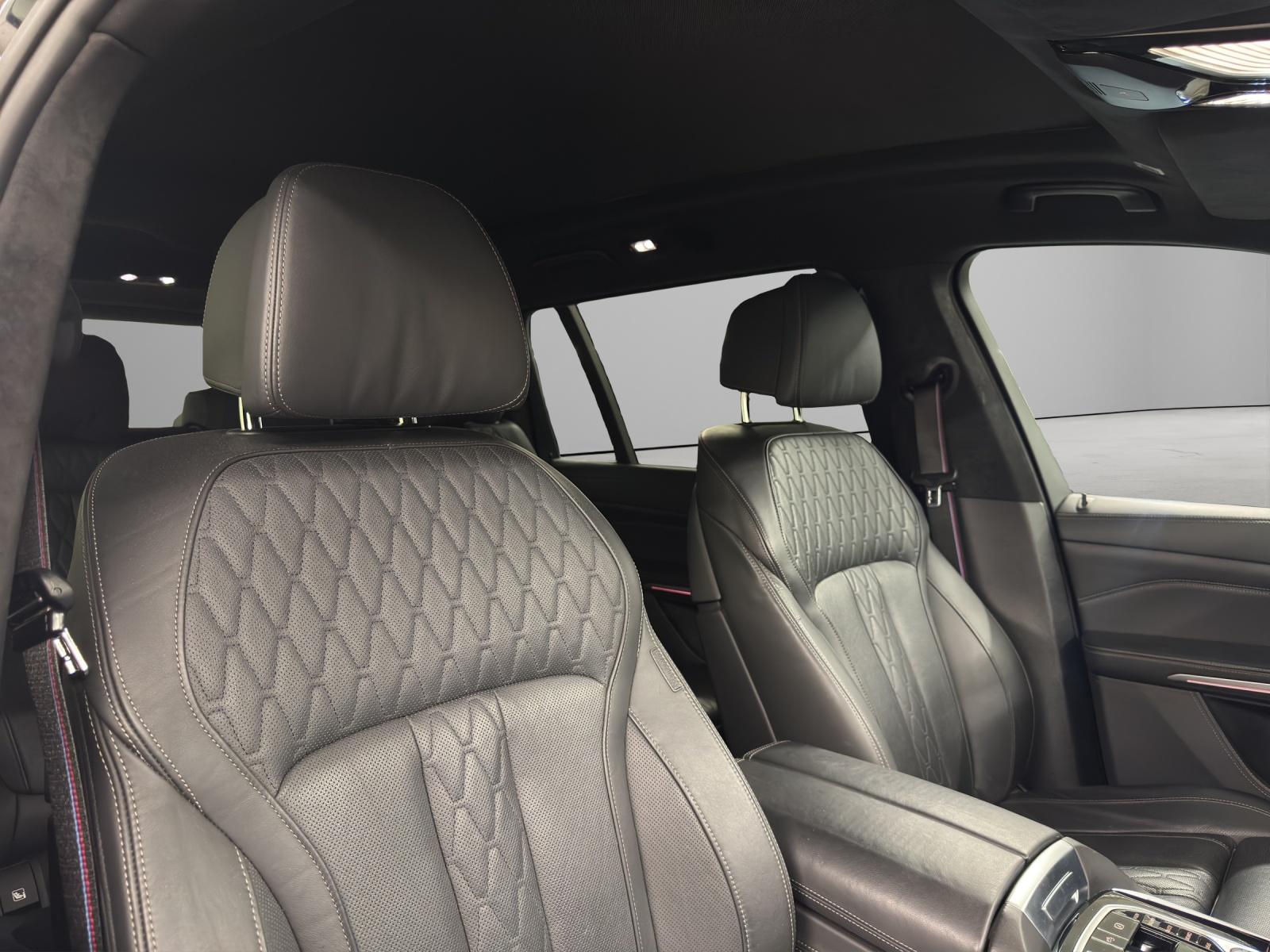 BMW X7 M50i-image-13