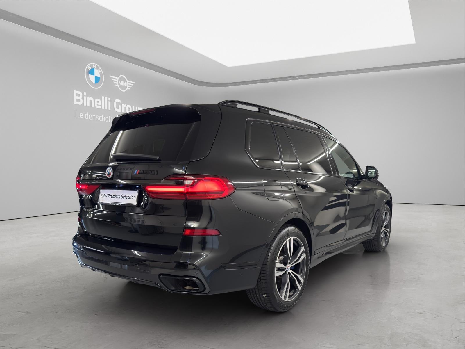 BMW X7 M50i-image-4