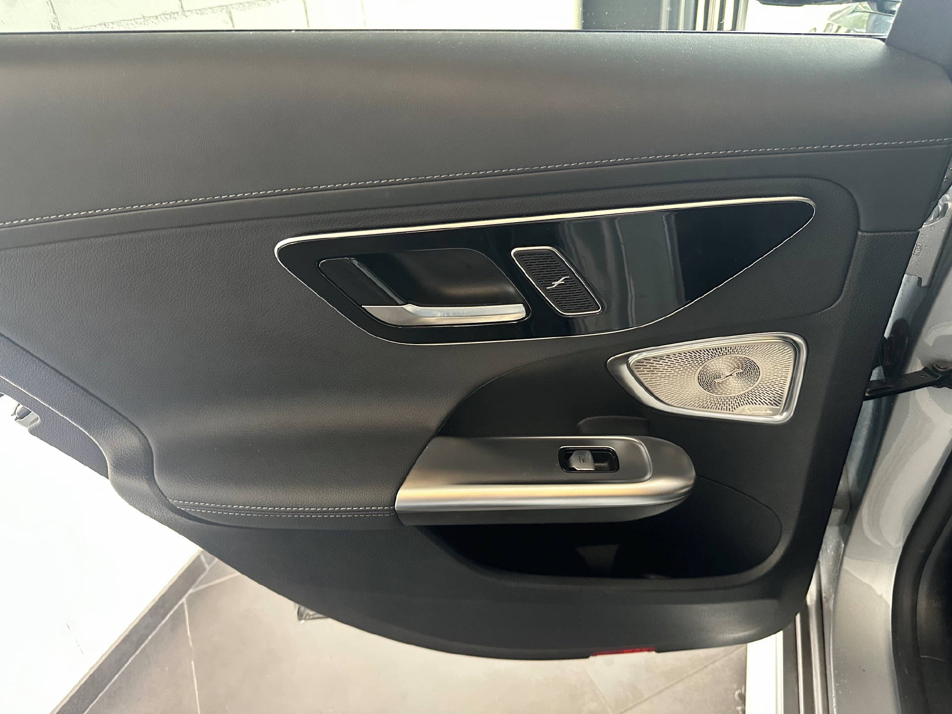 MERCEDES-BENZ C 220 d AMG Line Kombi-image-14