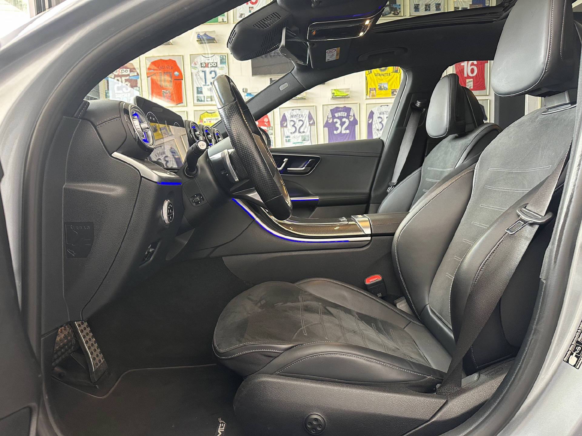 MERCEDES-BENZ C 220 d AMG Line Kombi-image-4