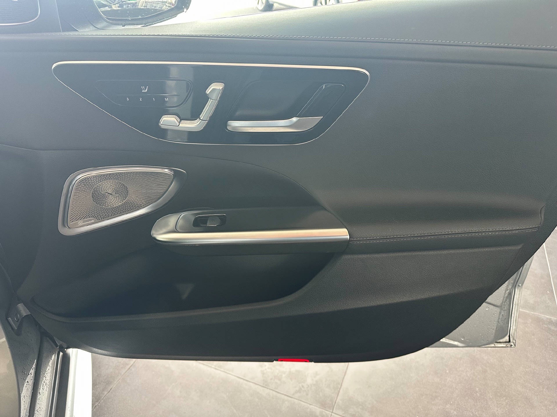 MERCEDES-BENZ C 220 d AMG Line Kombi-image-15
