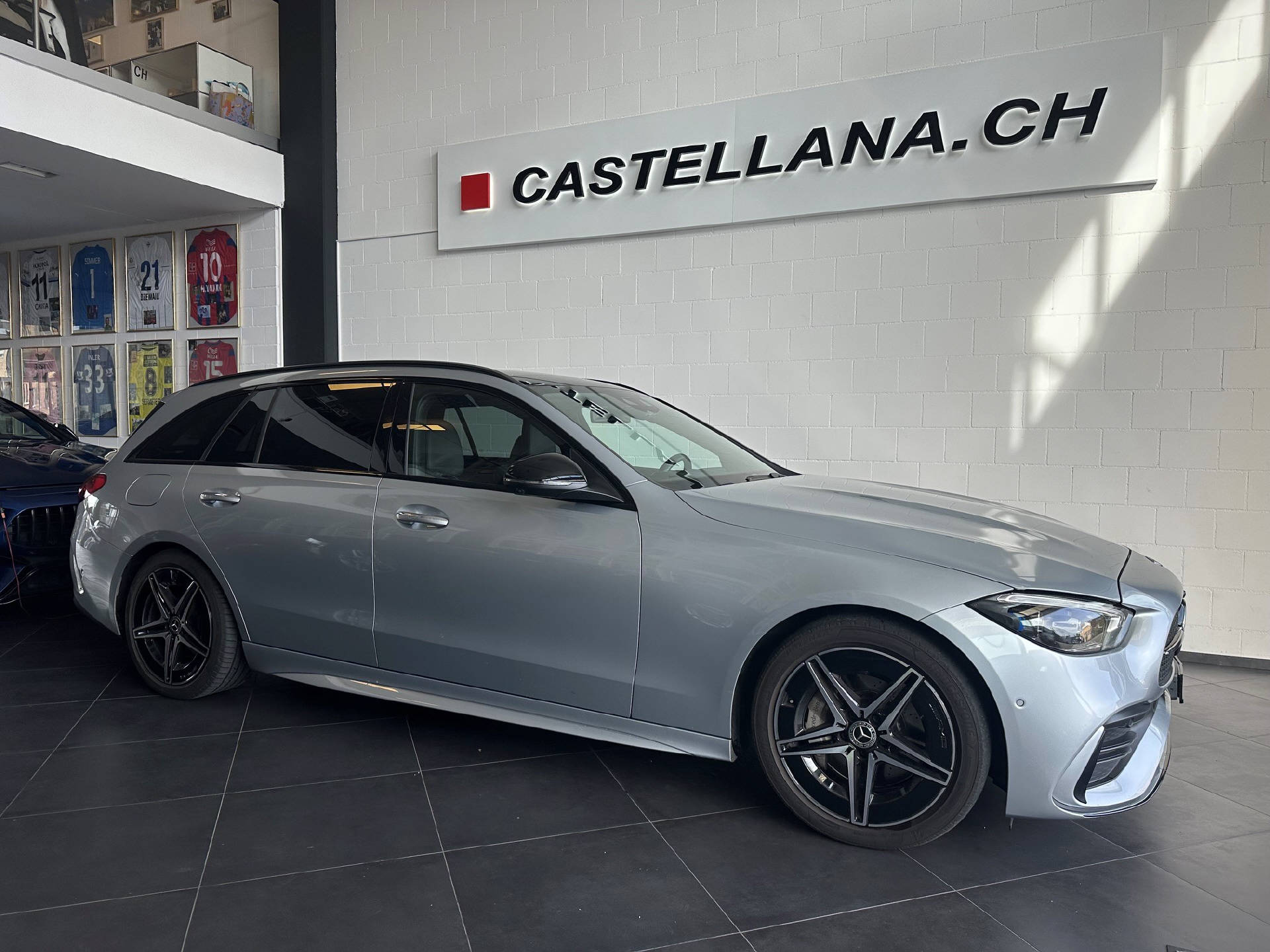 MERCEDES-BENZ C 220 d AMG Line Kombi-image-0