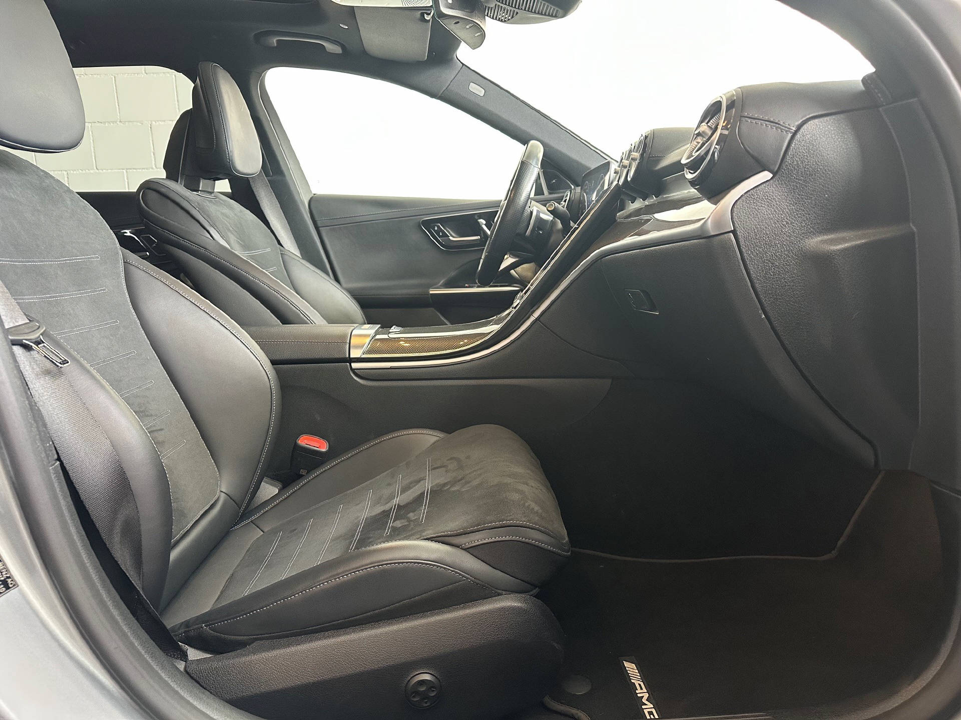 MERCEDES-BENZ C 220 d AMG Line Kombi-image-5