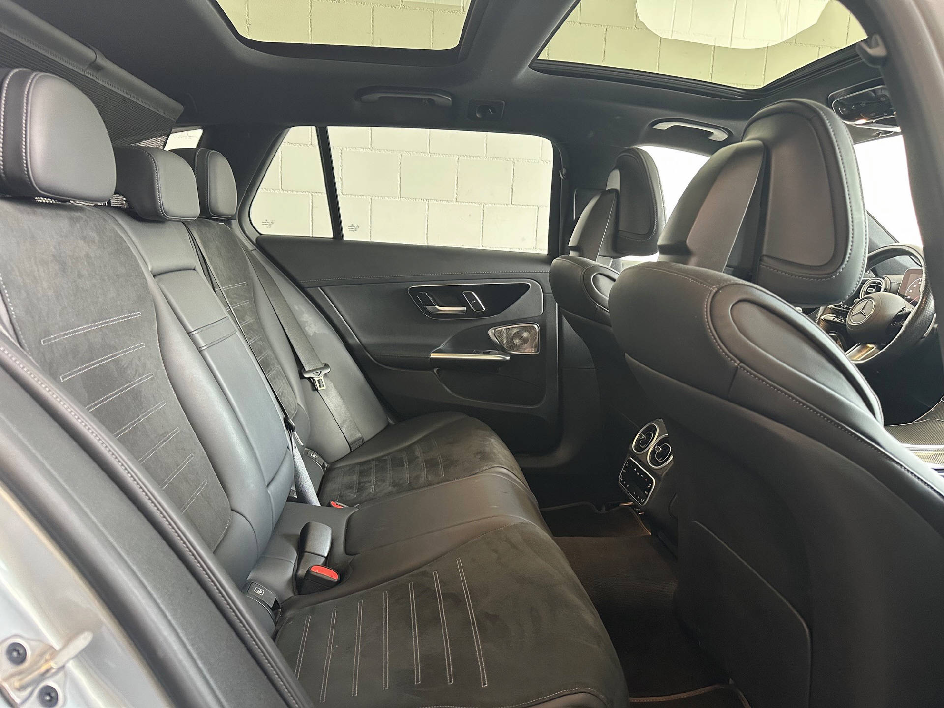 MERCEDES-BENZ C 220 d AMG Line Kombi-image-7
