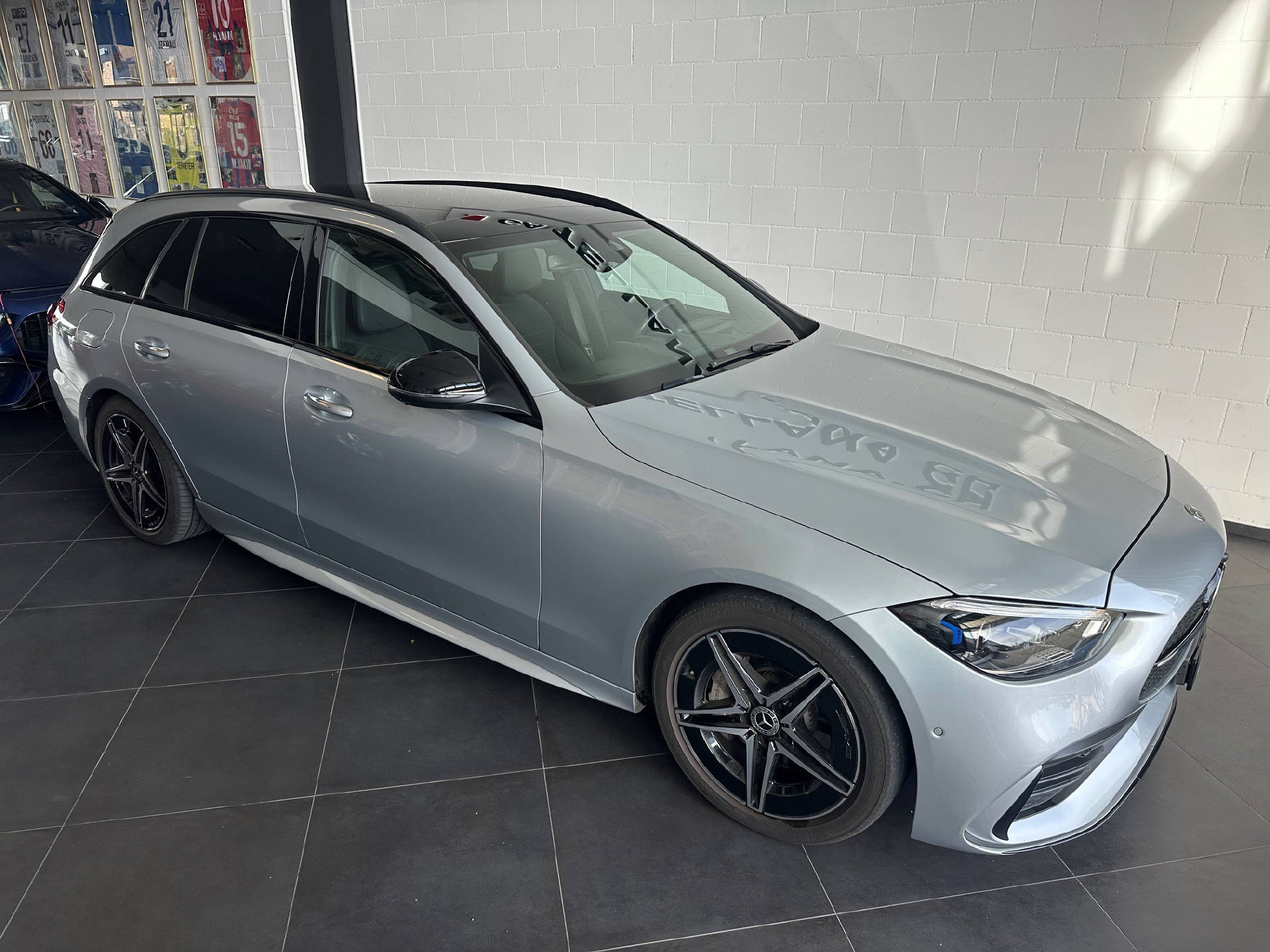 MERCEDES-BENZ C 220 d AMG Line Kombi-image-1