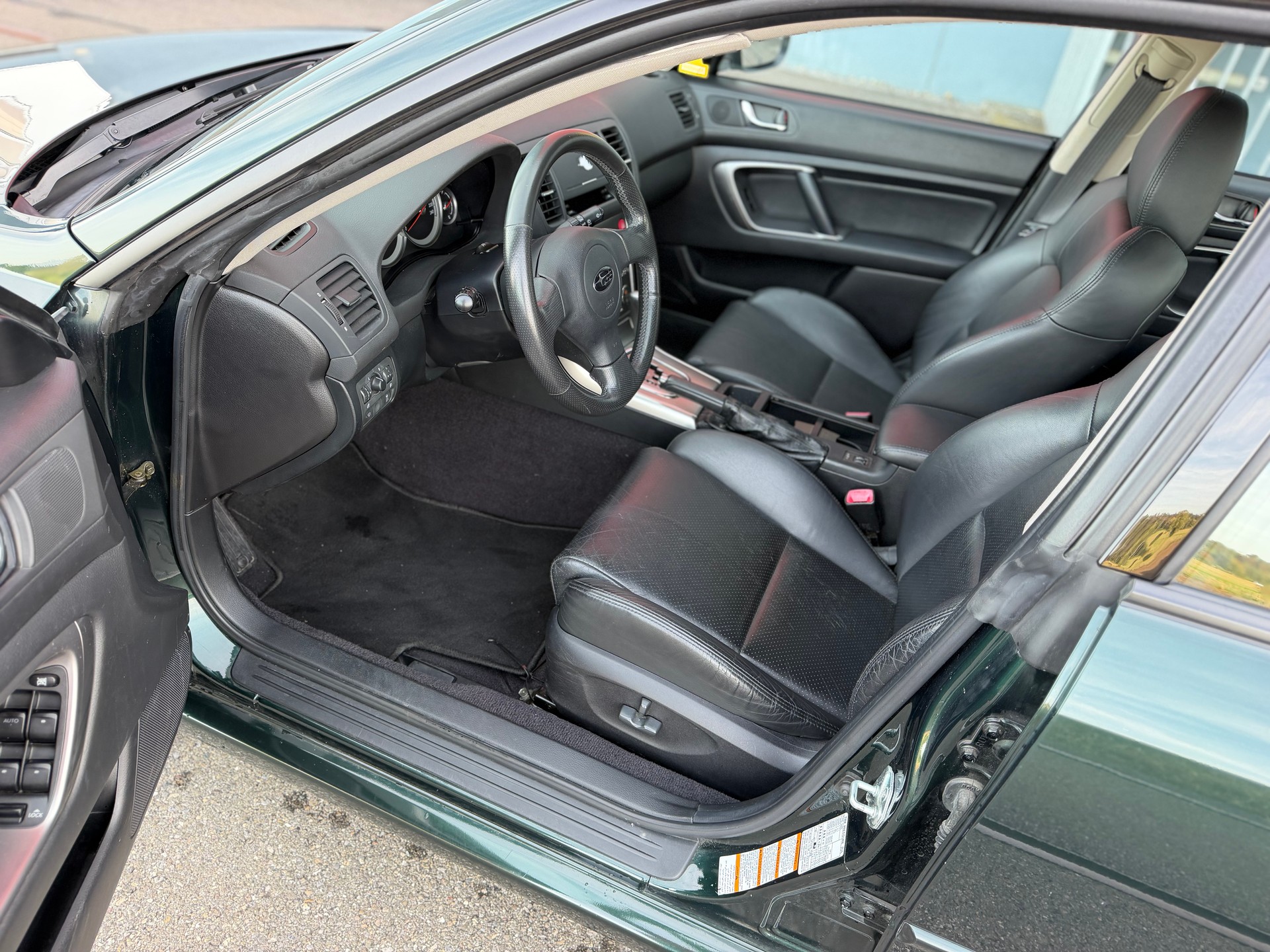 SUBARU Legacy 2.5i AWD Limited Automatic-image-14