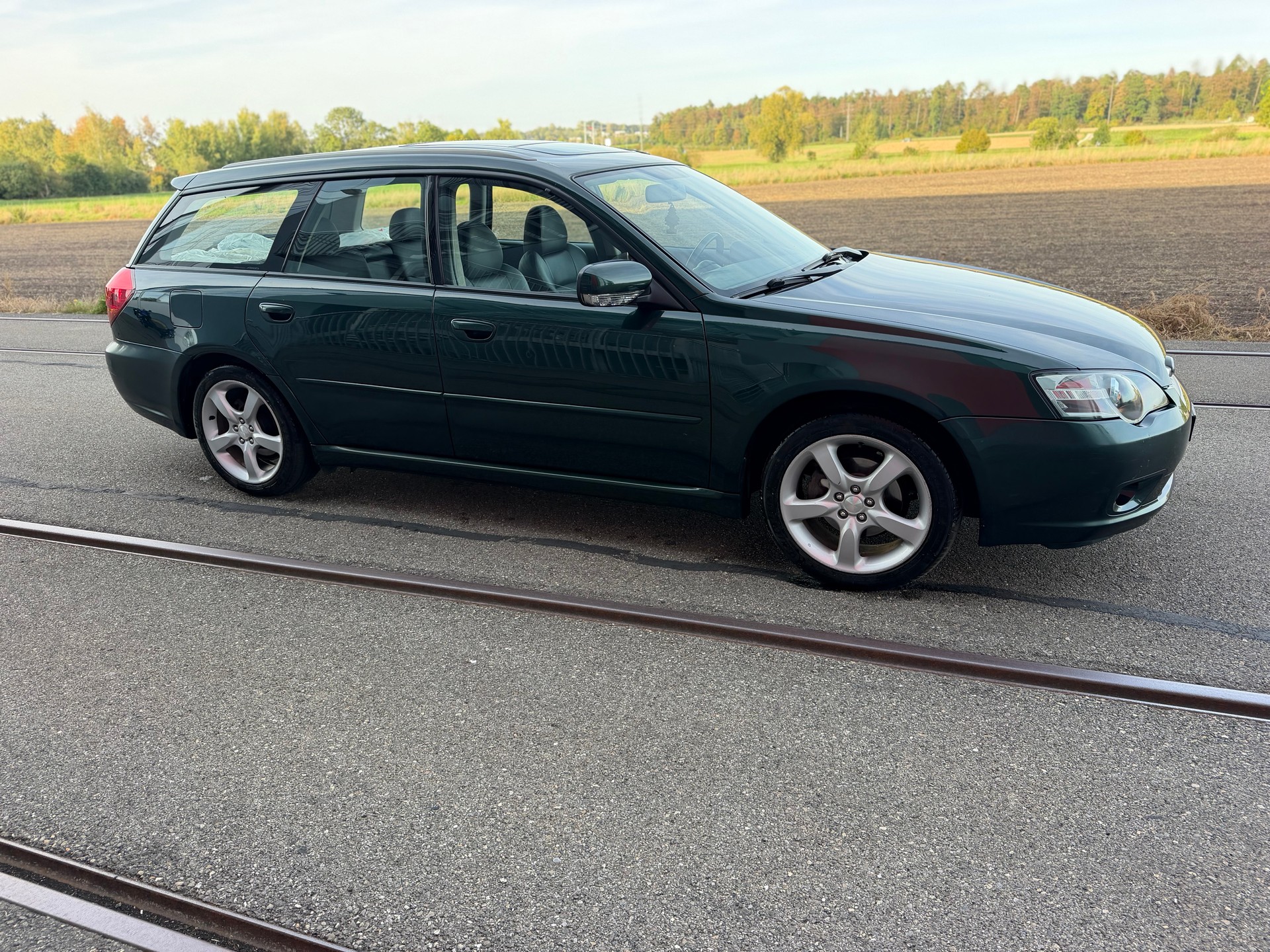 SUBARU Legacy 2.5i AWD Limited Automatic-image-3