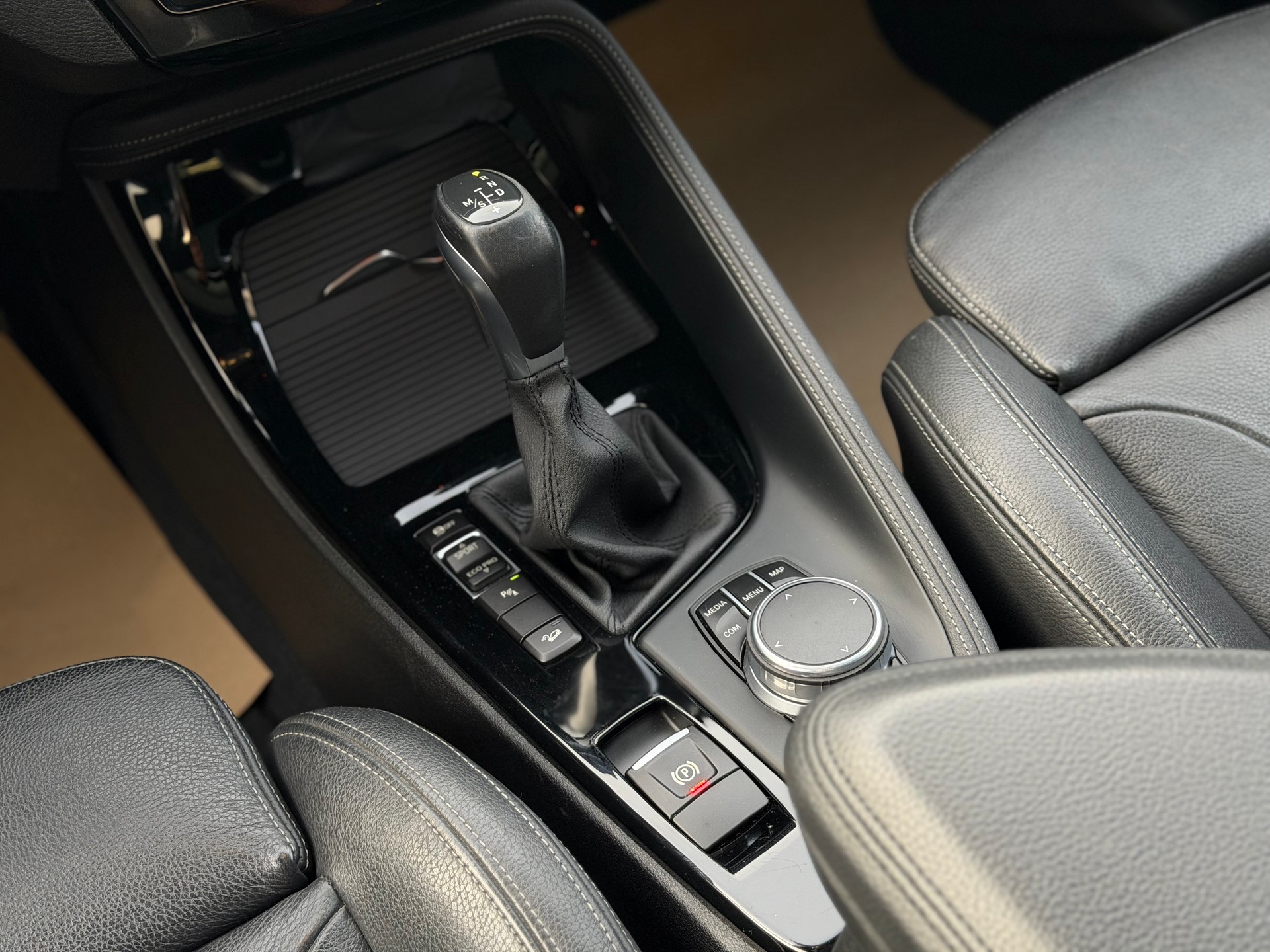 BMW X1 xDrive 25d M Sport Steptronic-image-17