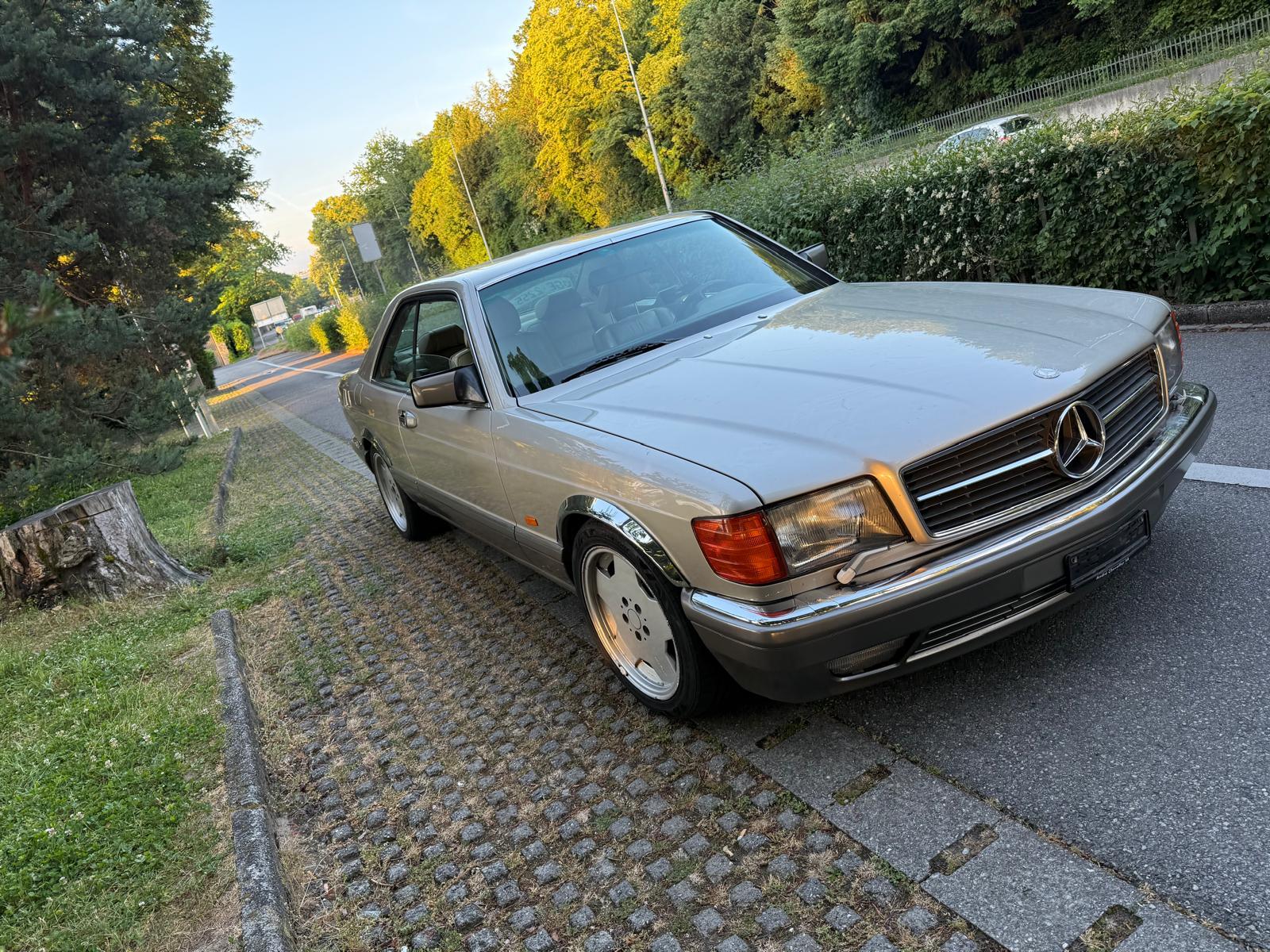 MERCEDES-BENZ 560 SEC Automatic-image-2