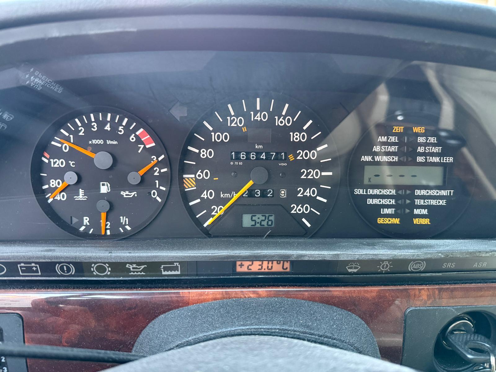 MERCEDES-BENZ 560 SEC Automatic-image-5