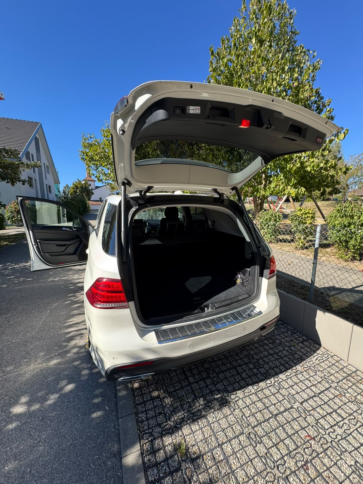 MERCEDES-BENZ GLE 350 d-image-4