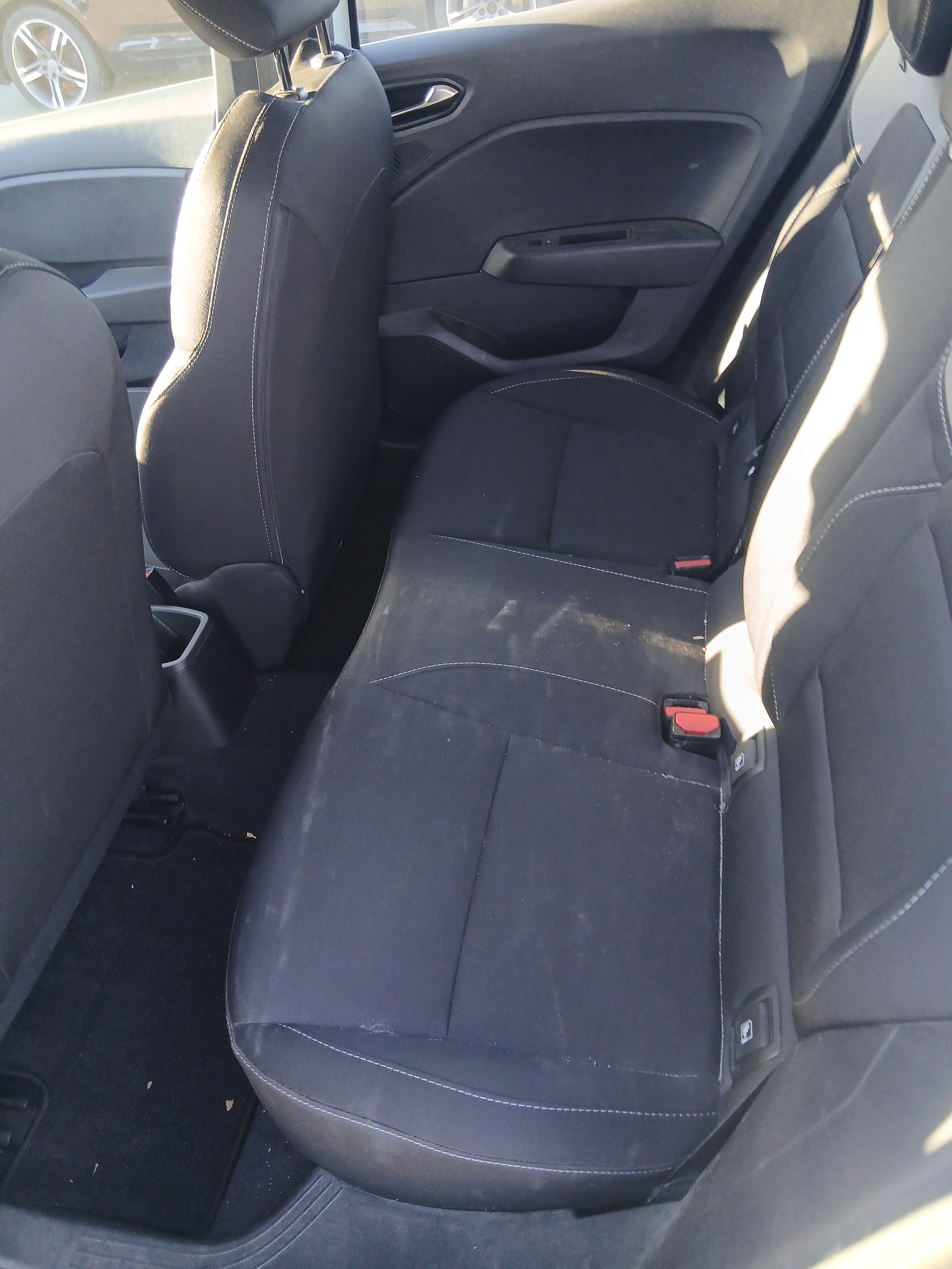 RENAULT Clio 1.0 Techno-image-10