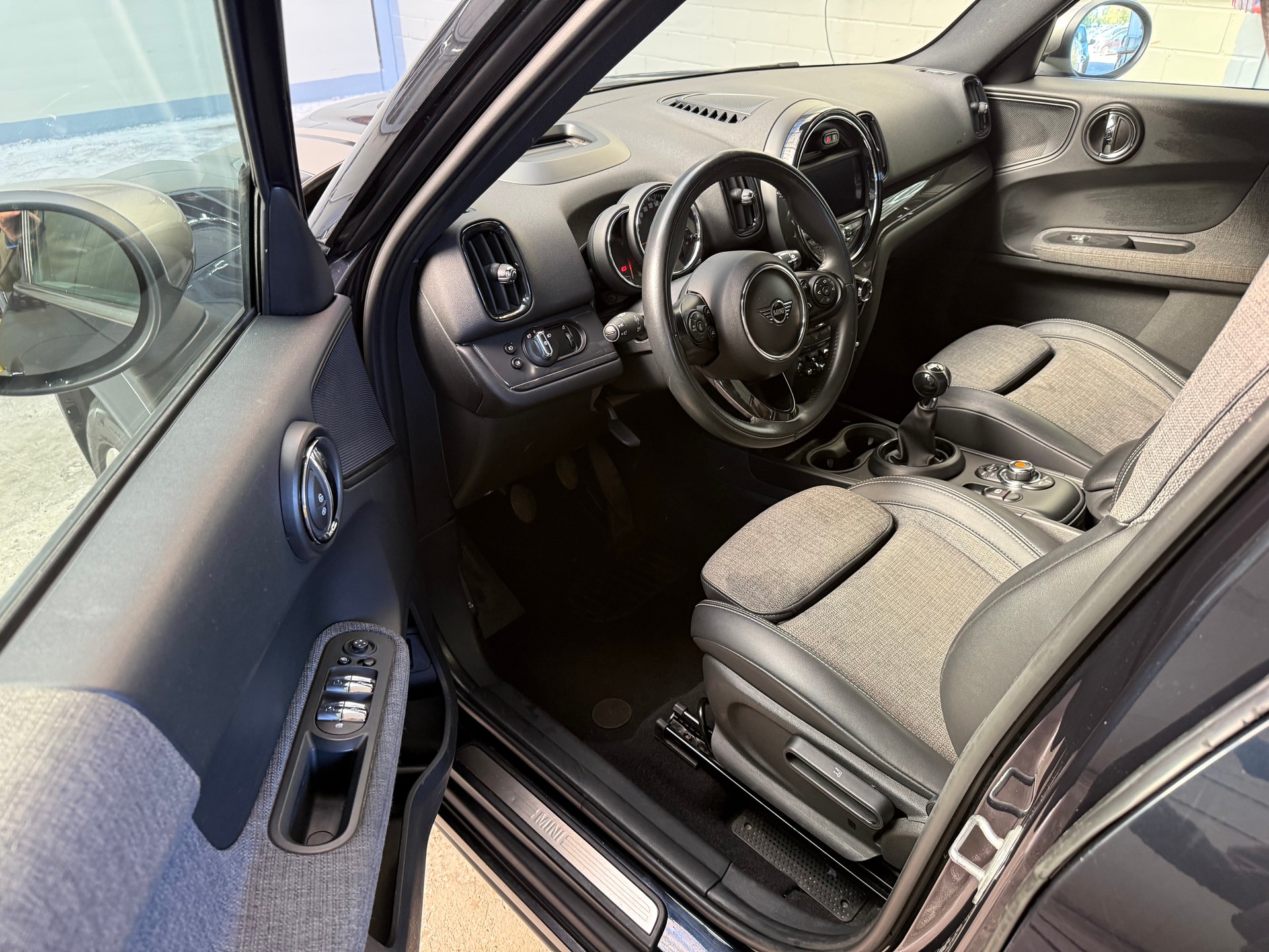 MINI Countryman Cooper D ALL4-image-8