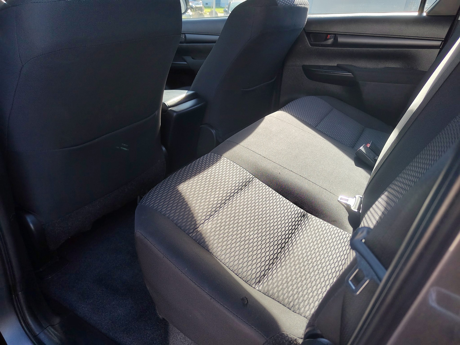 TOYOTA Hilux 2.4D-4D Comfort Double Cab 4x4-image-8