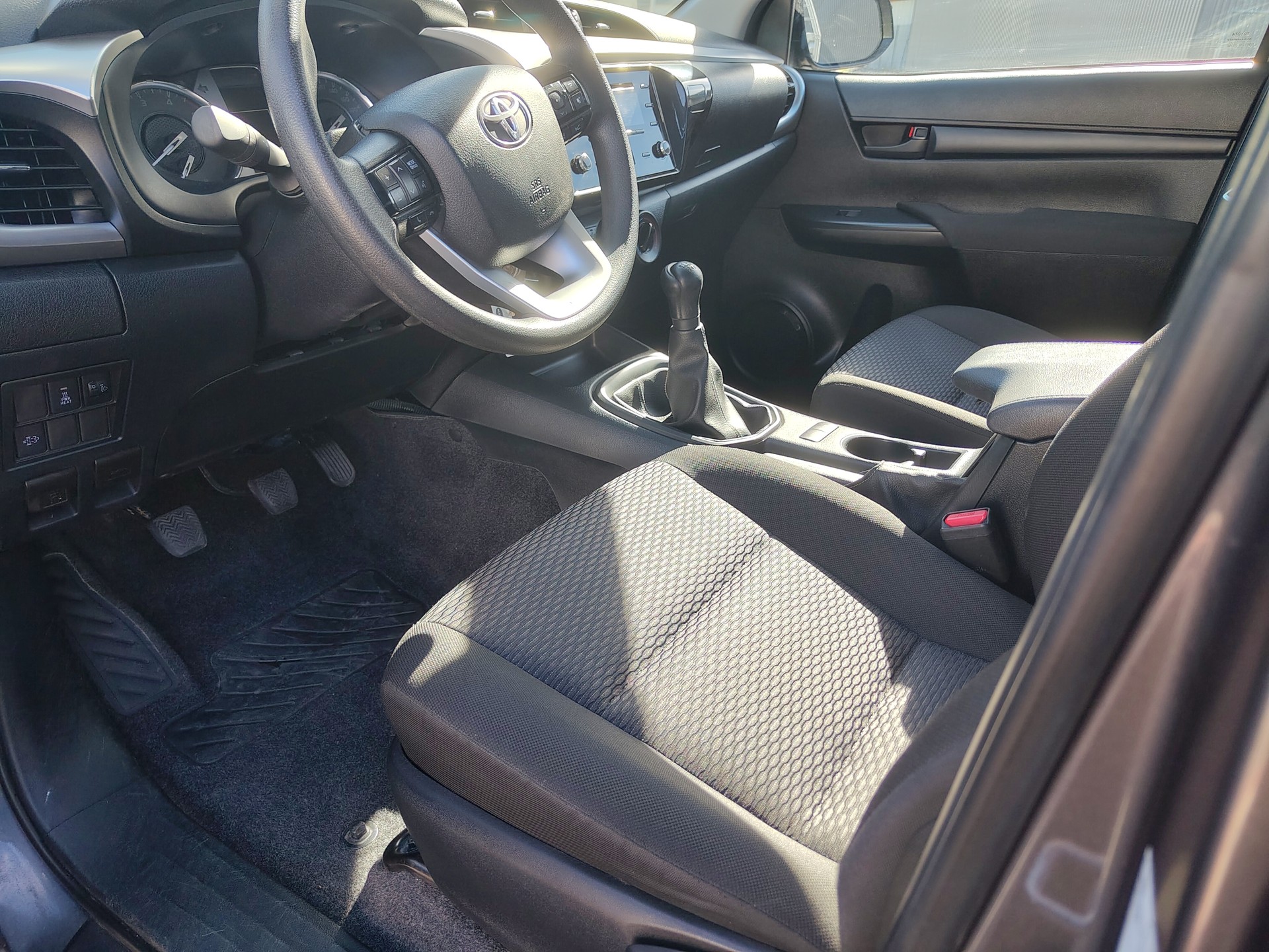 TOYOTA Hilux 2.4D-4D Comfort Double Cab 4x4-image-5