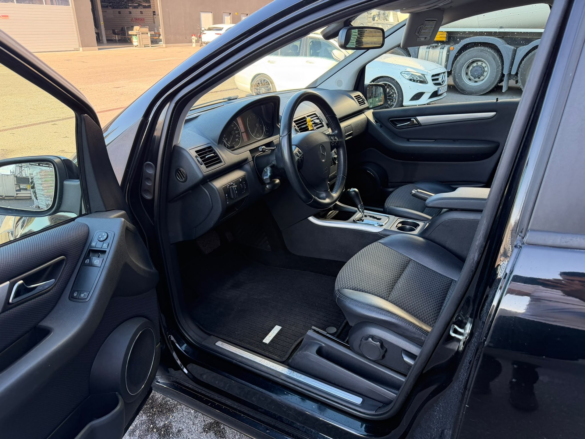 MERCEDES-BENZ A 180 (170) Avantgarde Autotronic-image-11