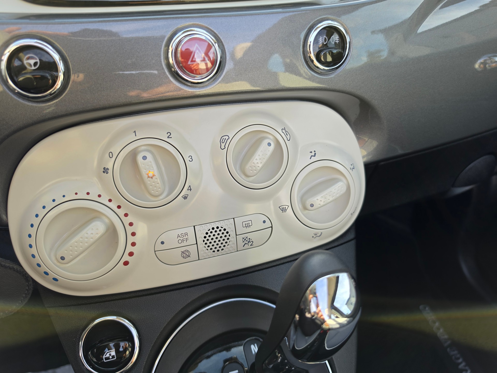 FIAT 500C 1.2 Lounge Dualogic-image-33