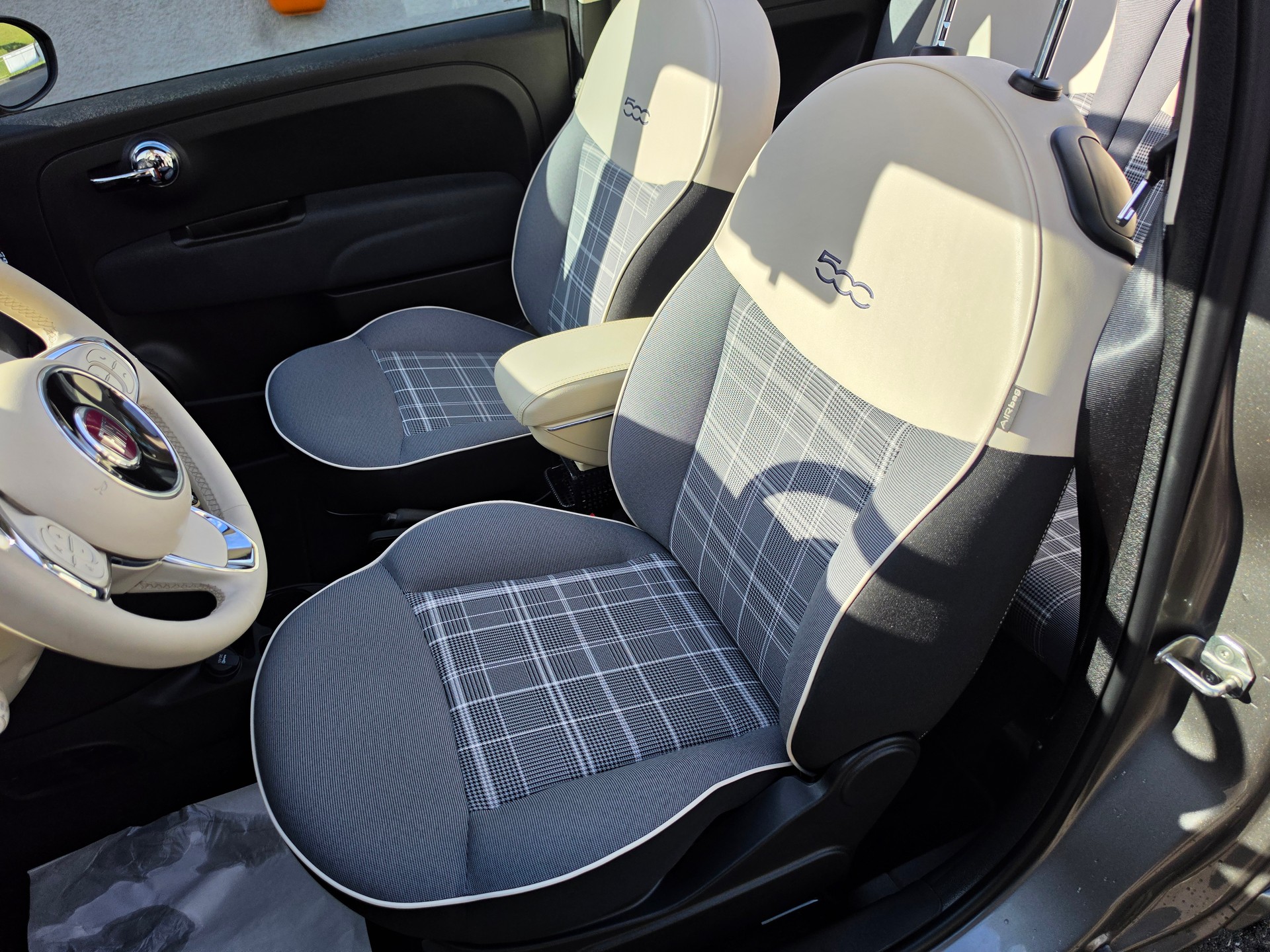 FIAT 500C 1.2 Lounge Dualogic-image-9