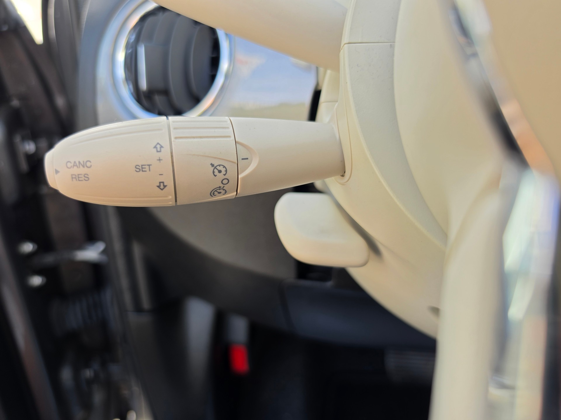 FIAT 500C 1.2 Lounge Dualogic-image-22