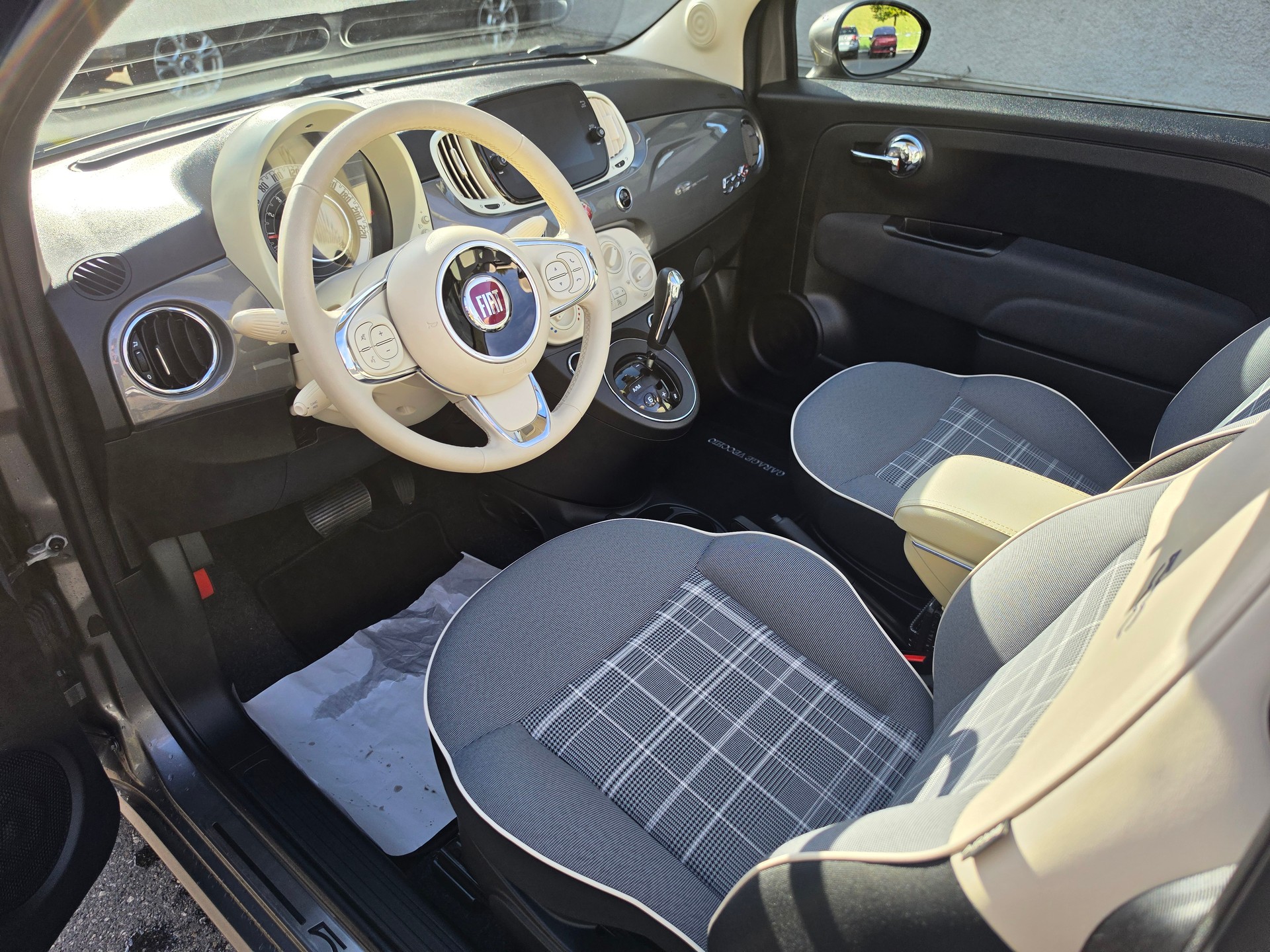 FIAT 500C 1.2 Lounge Dualogic-image-8