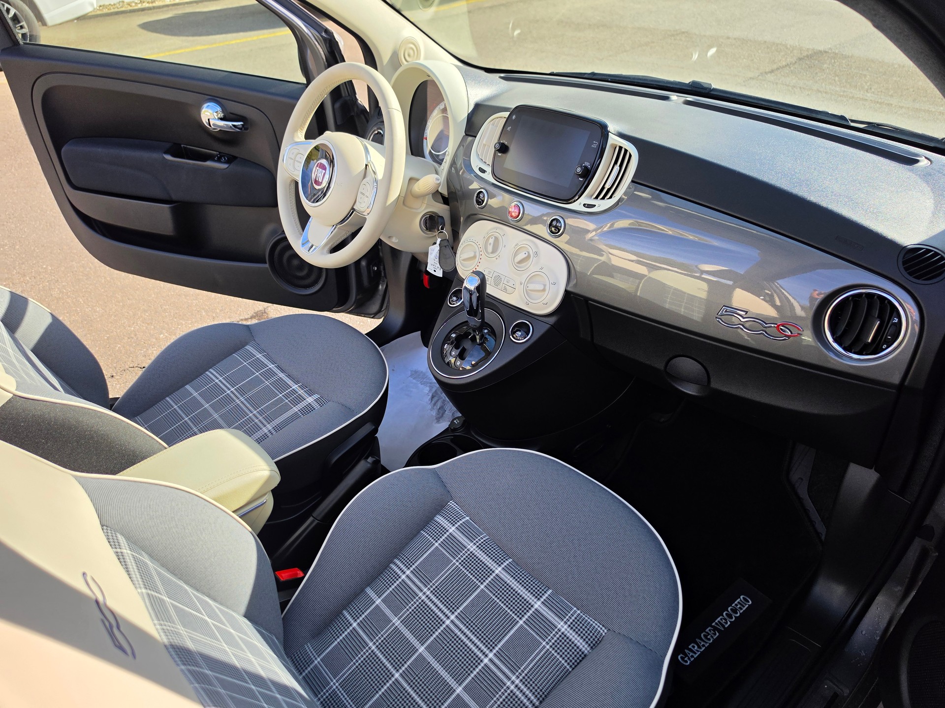 FIAT 500C 1.2 Lounge Dualogic-image-14