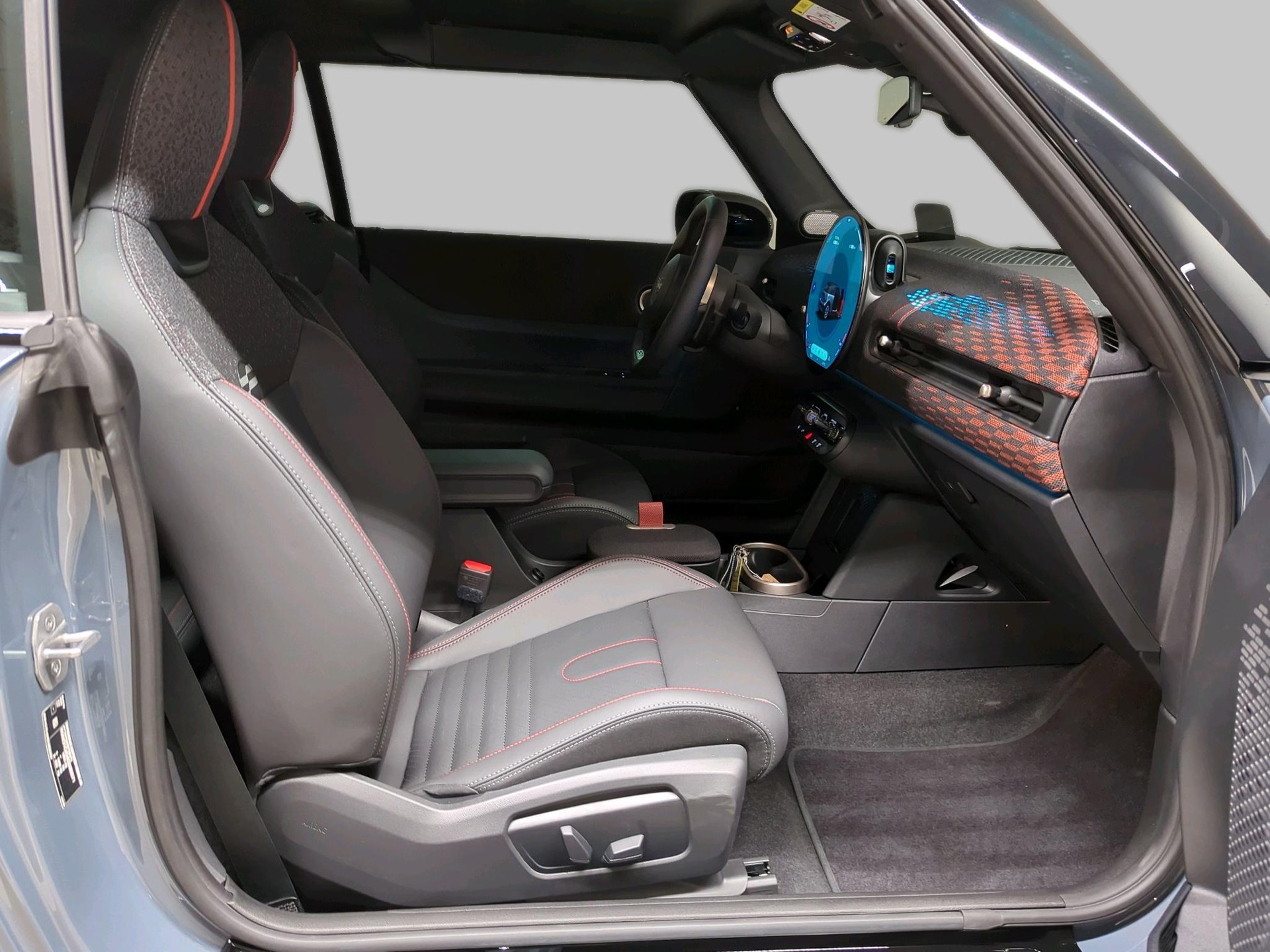 MINI John Cooper Works Cabrio-image-13