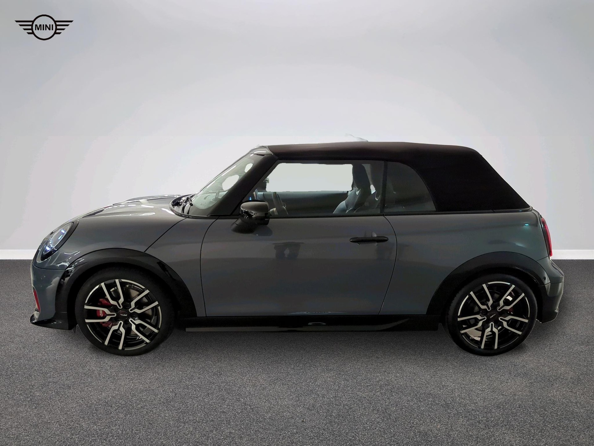MINI John Cooper Works Cabrio-image-1