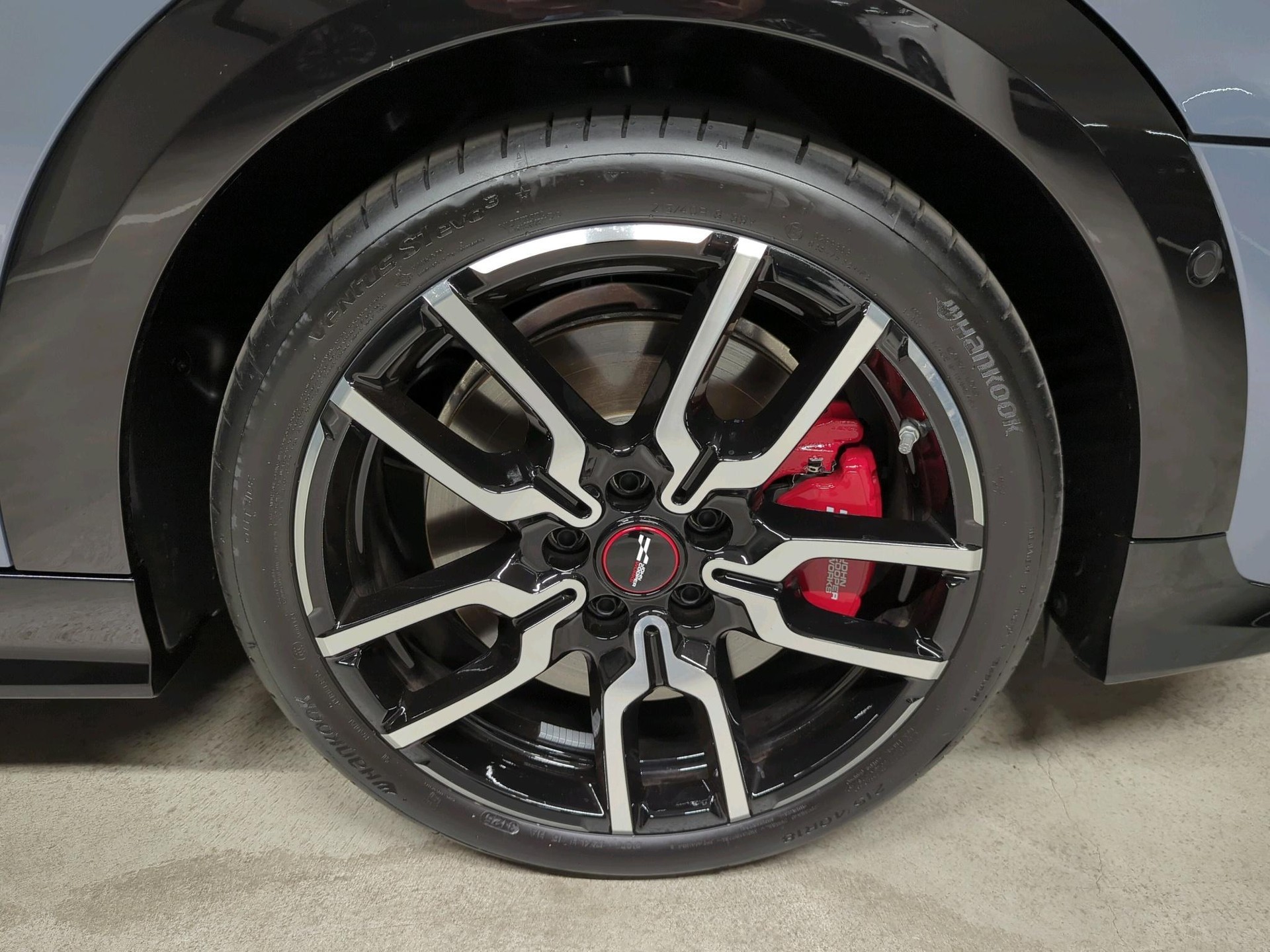 MINI John Cooper Works Cabrio-image-8