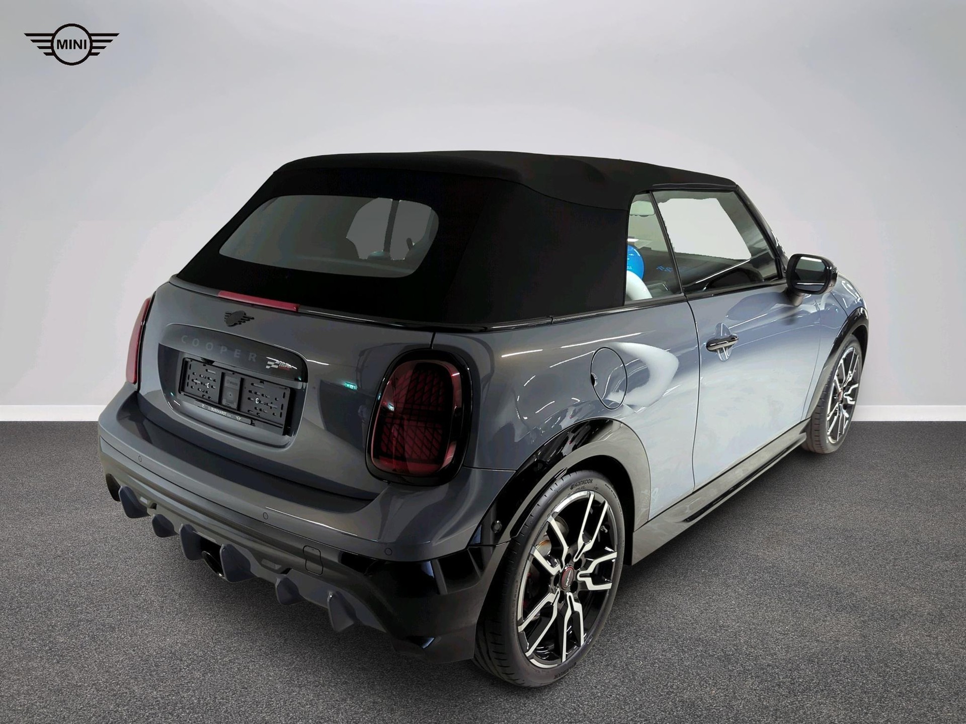 MINI John Cooper Works Cabrio-image-4