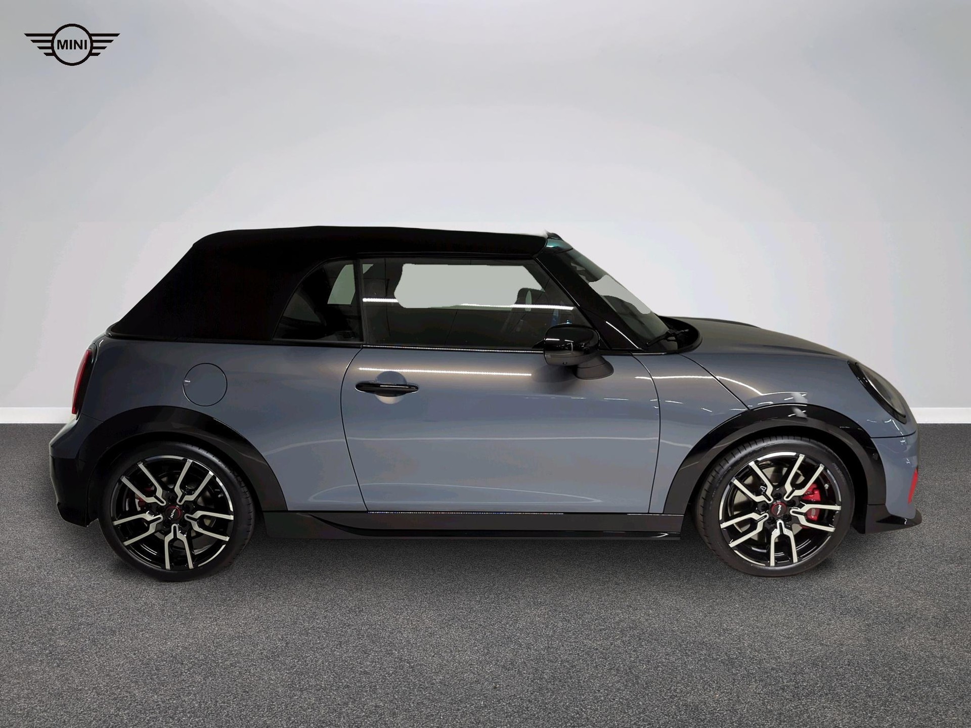 MINI John Cooper Works Cabrio-image-2