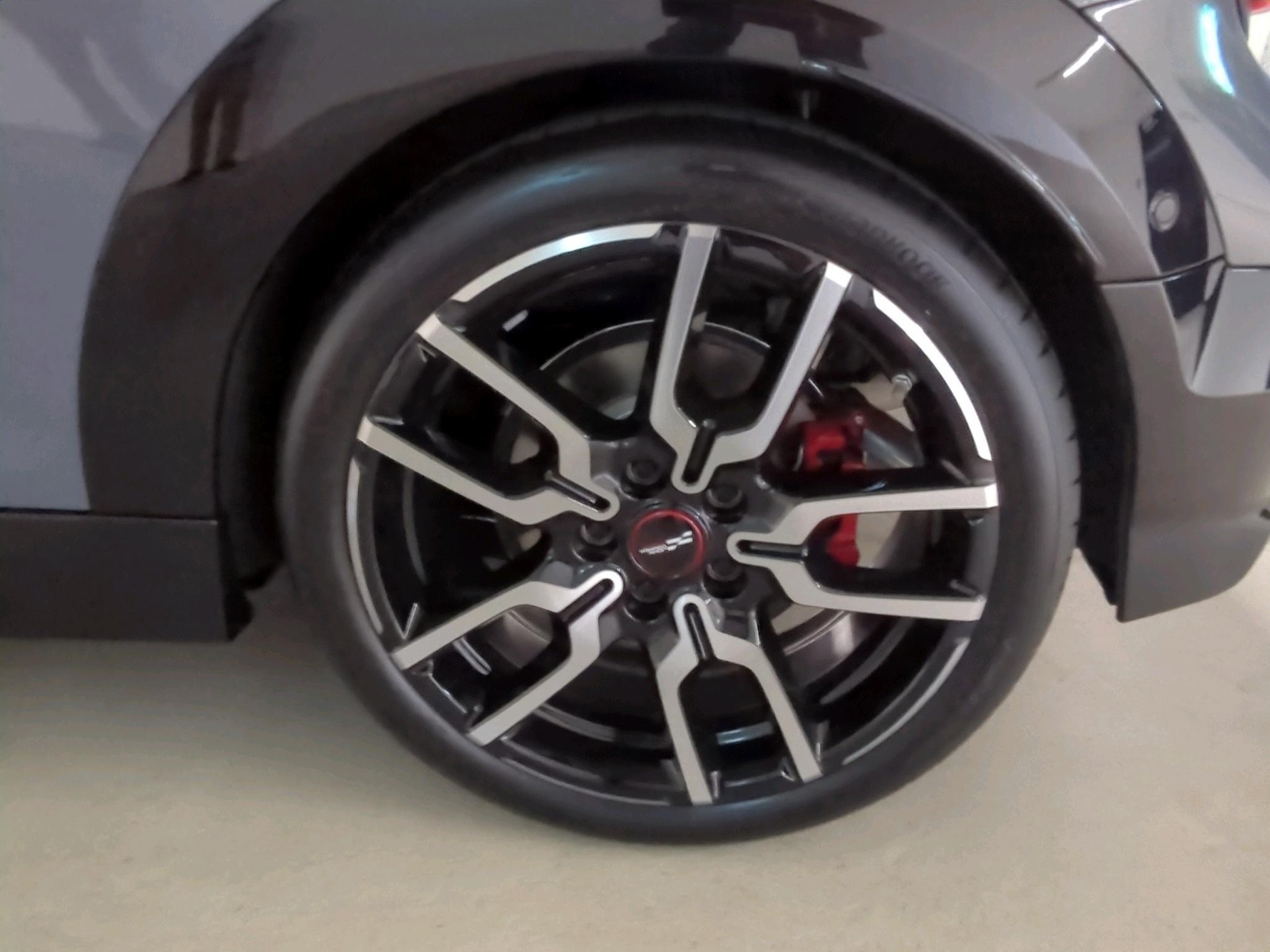 MINI John Cooper Works Cabrio-image-6