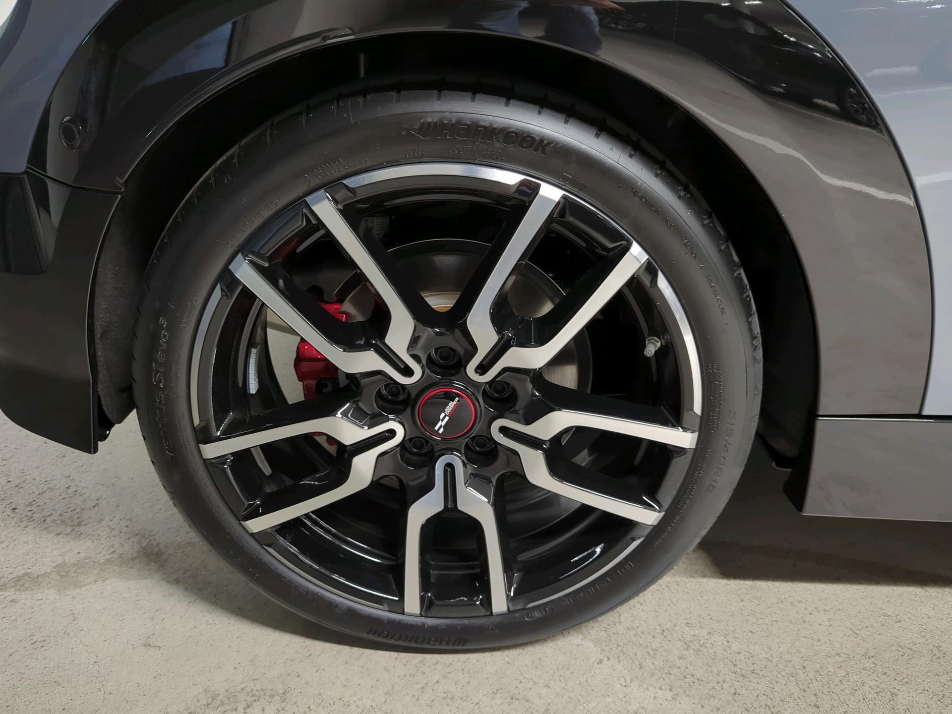 MINI John Cooper Works Cabrio-image-9