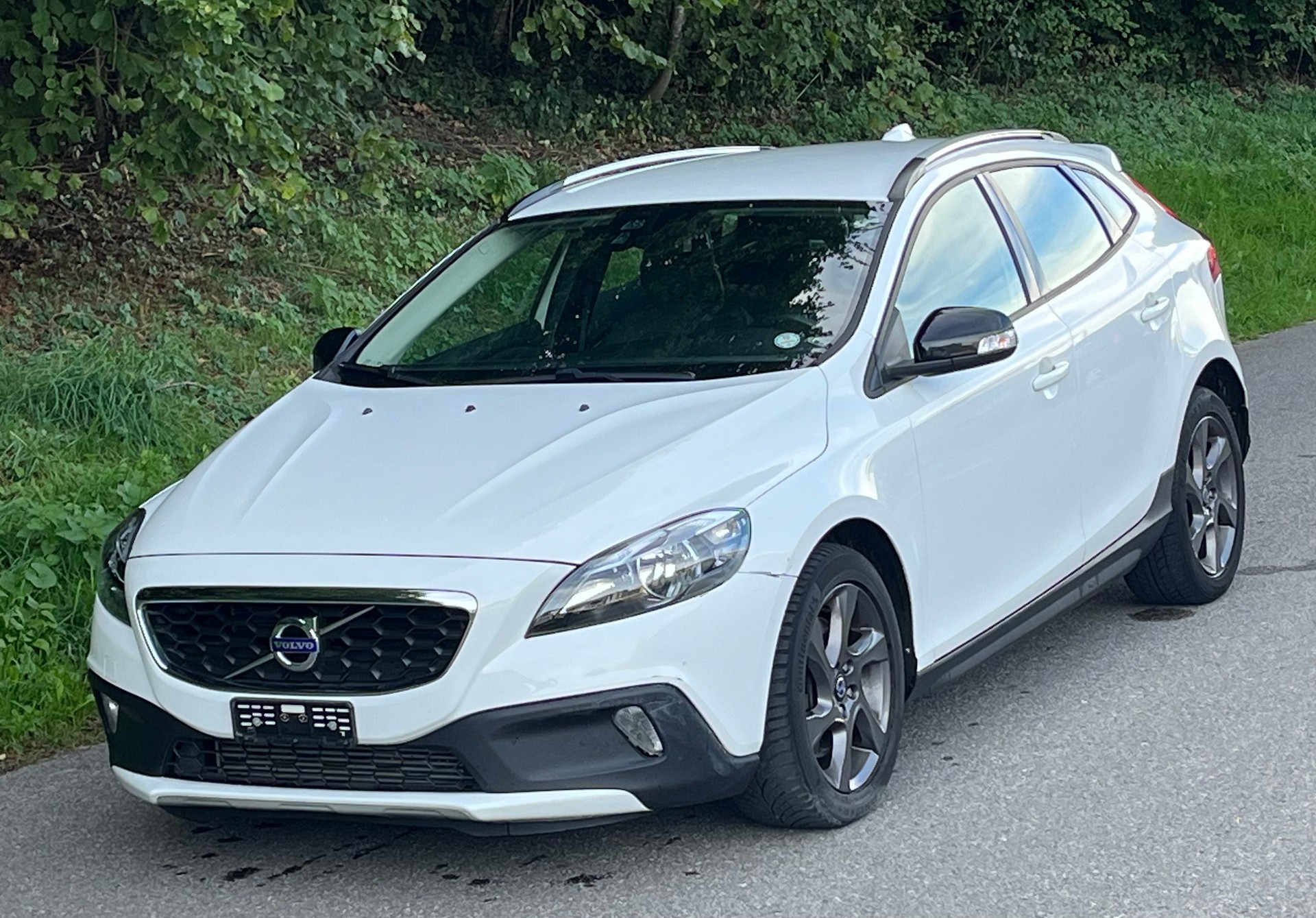 VOLVO V40 Cross Country T4 2.0 AWD Summum Geartronic-image-3