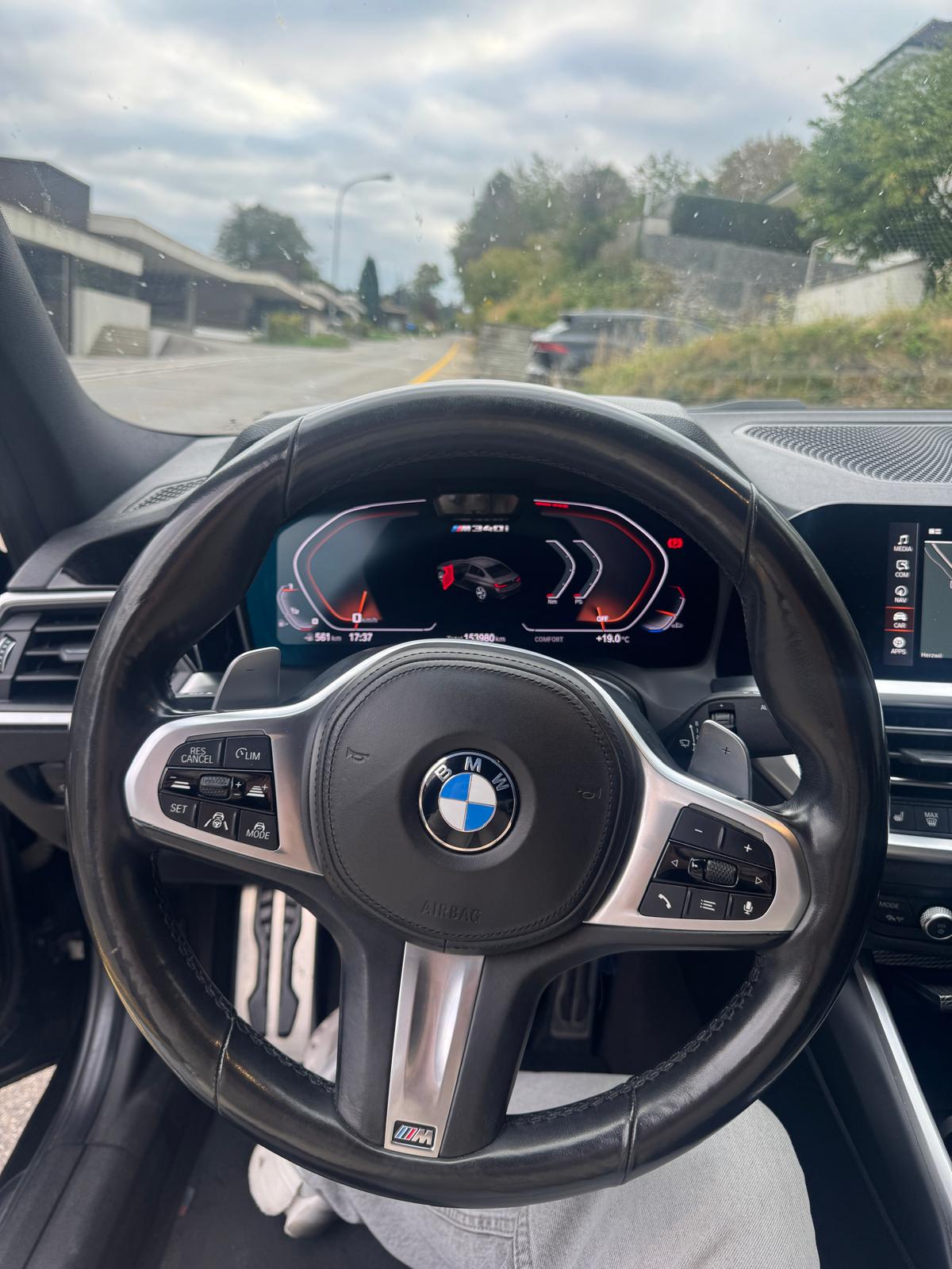 BMW M340i xDrive-image-2